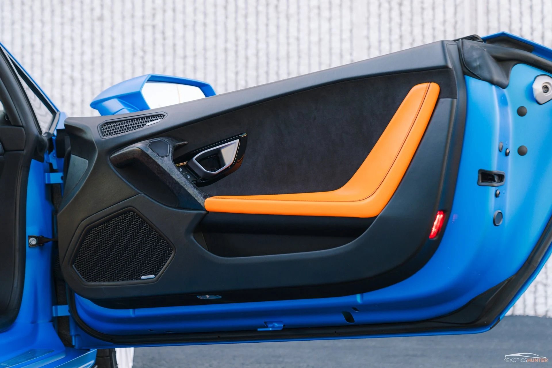 mph017_228525595_Used_2020_Lamborghini_Huracan_EVO_Blu_Aegeus_Matte_Paint_w_Orange_Leather_Sensonum_Audio_1781046244_311c36cb60