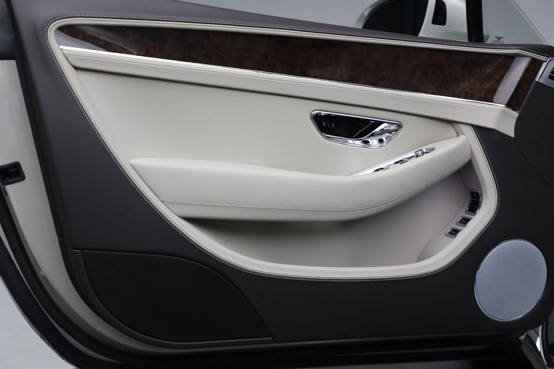 mph017_2287379815_New_2026_Bentley_Continental_GTC_6bfaef24ad