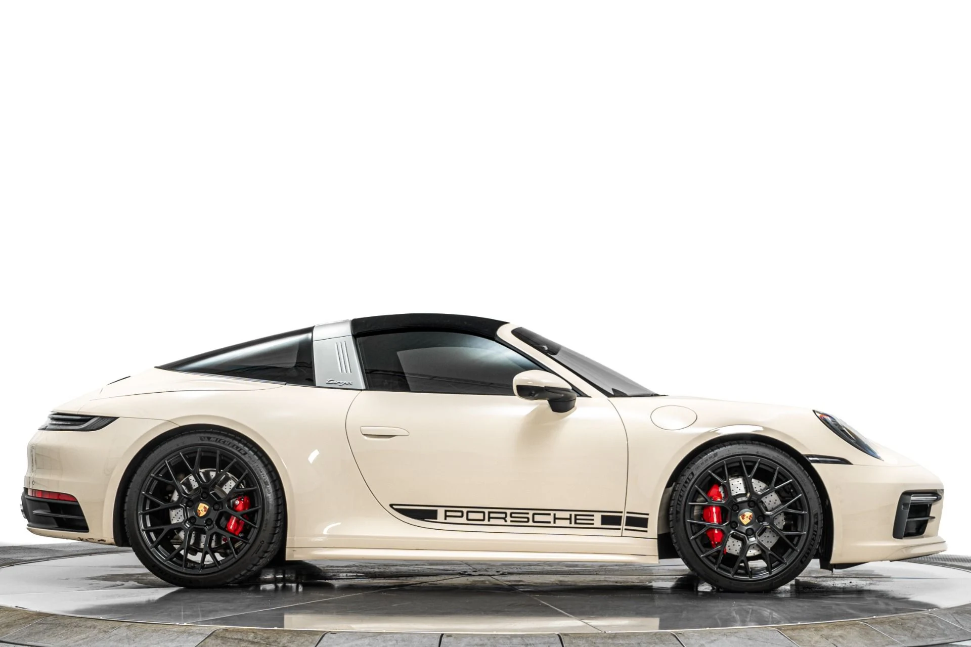 mph017_2295104468_Used_2024_Porsche_911_Targa_4_S_1792178990_7cc2d32c17