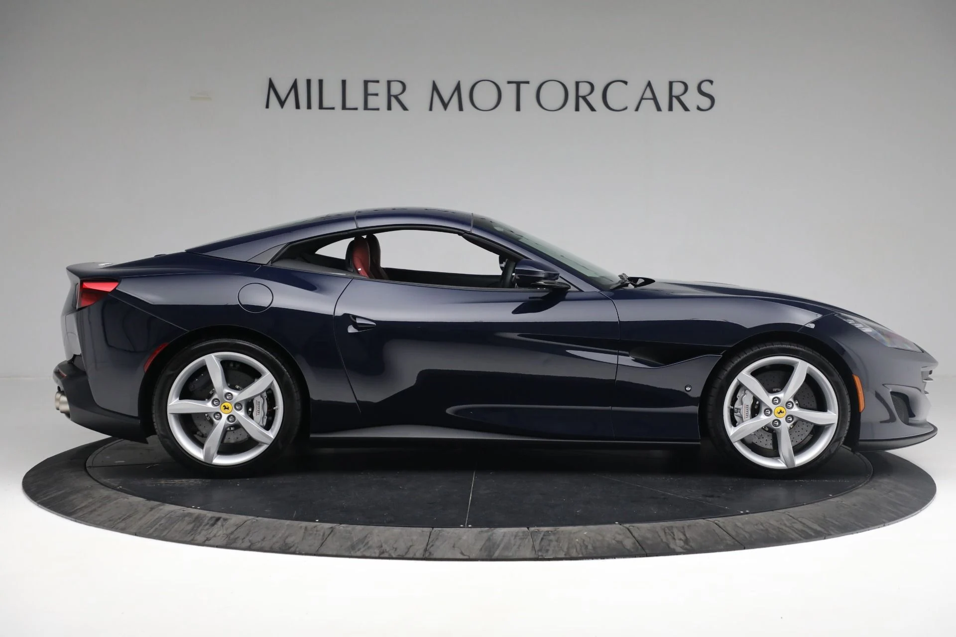 mph017_2299867874_Used_2019_Ferrari_Portofino_cff914eb21