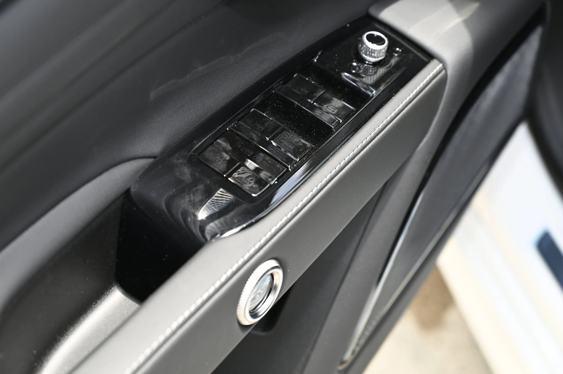 mph017_2305183075_fe9722c0790f4e6888dc52b033e5296b_103d5596e3