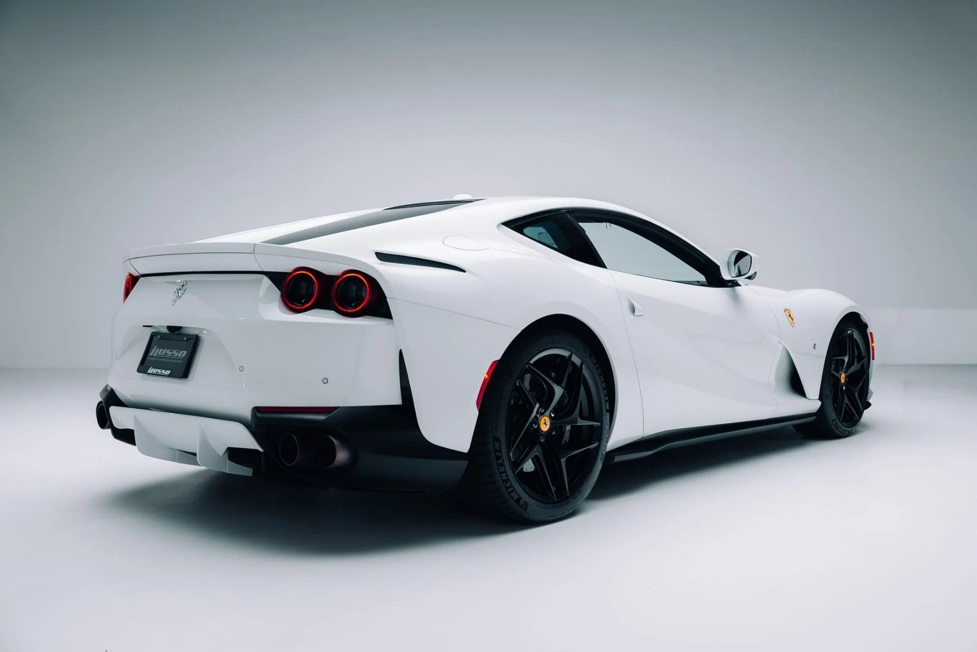 mph017_2305965610_Used_2019_Ferrari_812_Superfast_1787186168_90f8fc355a