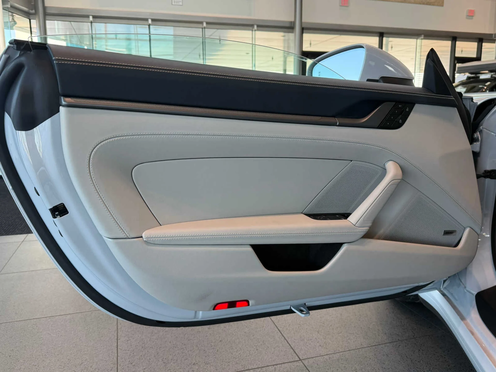 mph017_2308550512_38dec24a67c5a3e91eb5872c6d917dabx_680de2aac0