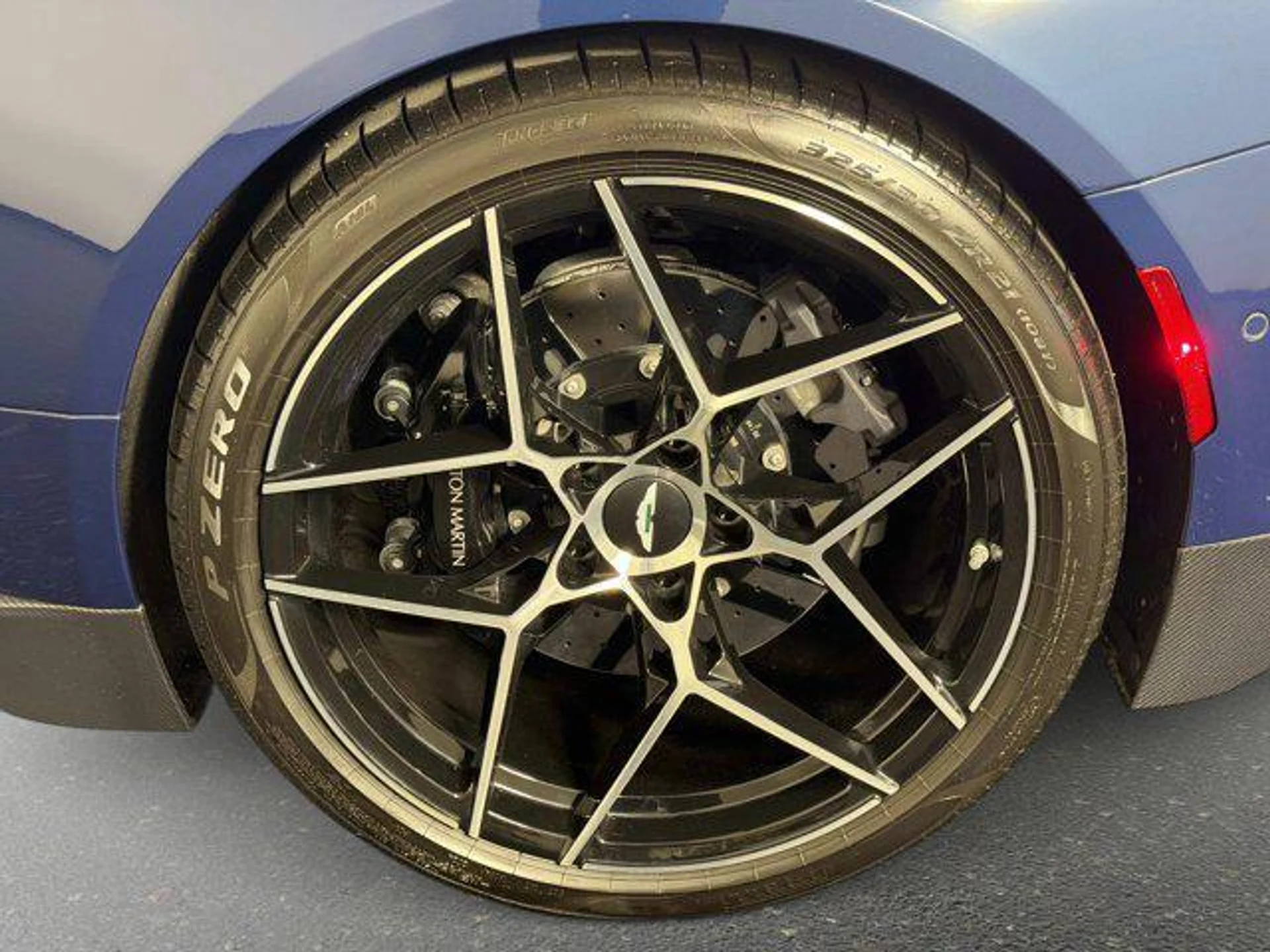 mph017_2312282164_V41_WB_9_PCE_Hoj04my0c7_Wo3_J3u_BE_5c565a47f5