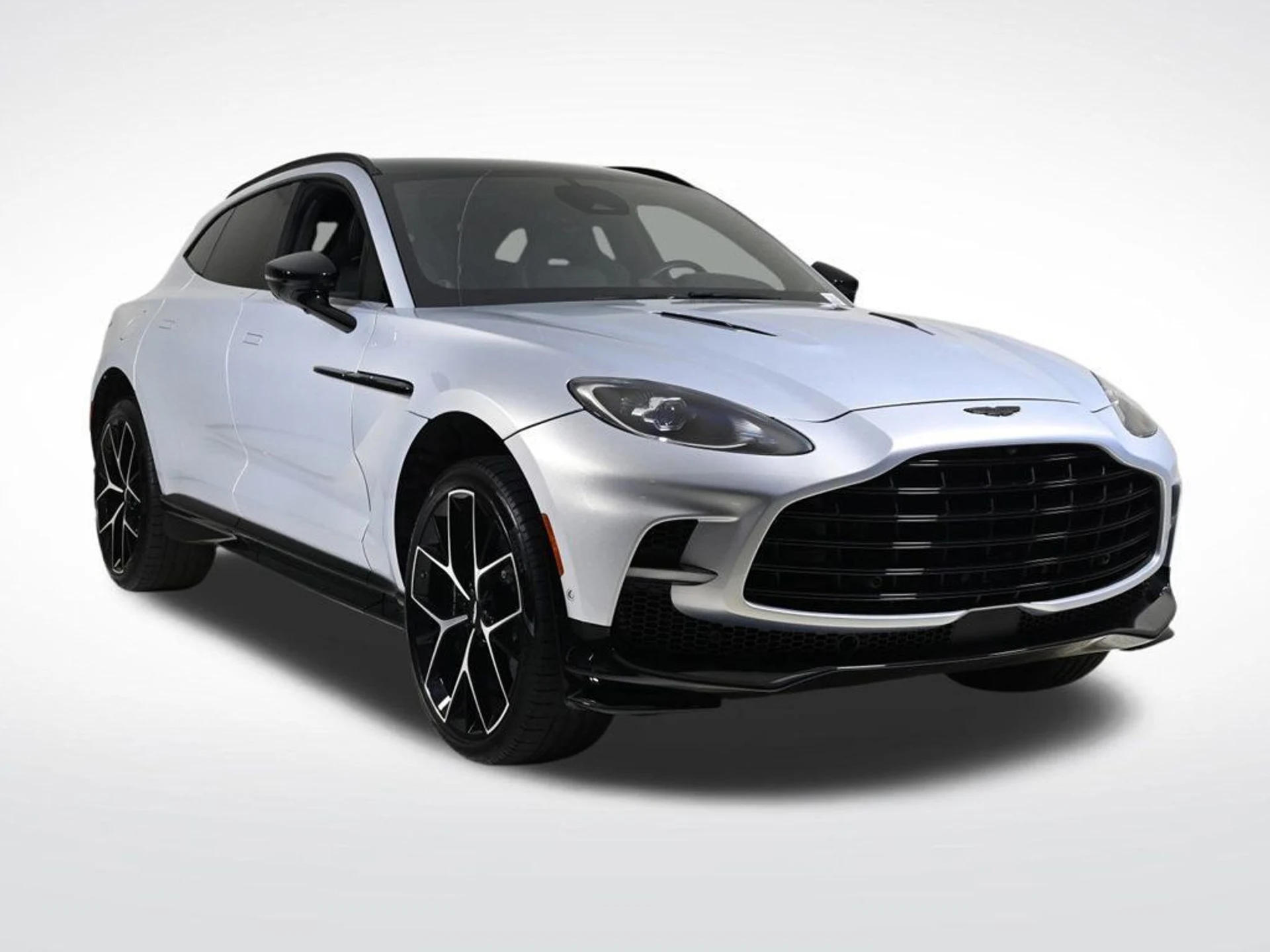 mph017_2316432033_used_2025_aston_martin_dbx_707_11350_22931287_17_1024_663208d87c