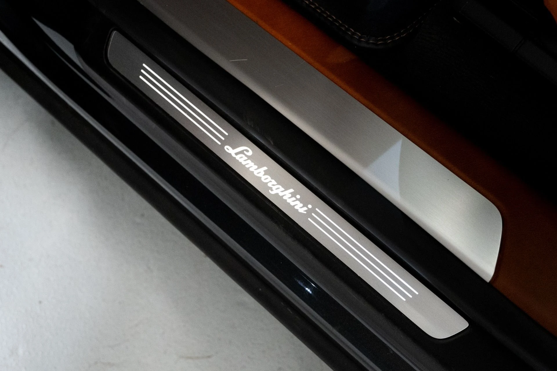 mph017_2318092032_Used_2019_Lamborghini_Urus_1770318658_8693ac00fc