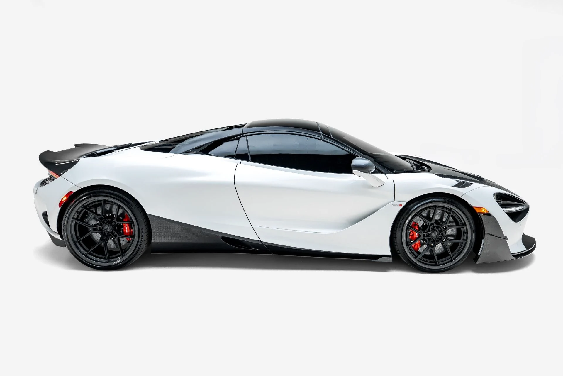 mph017_2327190419_Used_2024_Mc_Laren_750_S_Spider_1788366774_883a7d1306