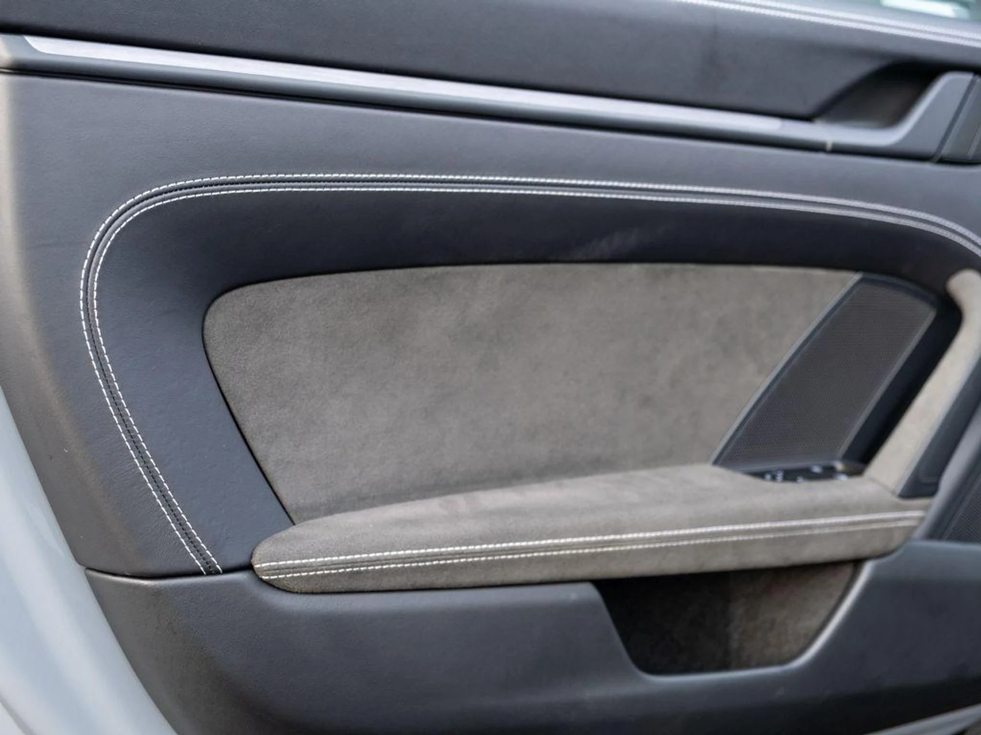 mph017_2327869611_Eq_RU_8_W0_Rh09_M7_ut4d846_n_Cc_UQ_55e64eb749