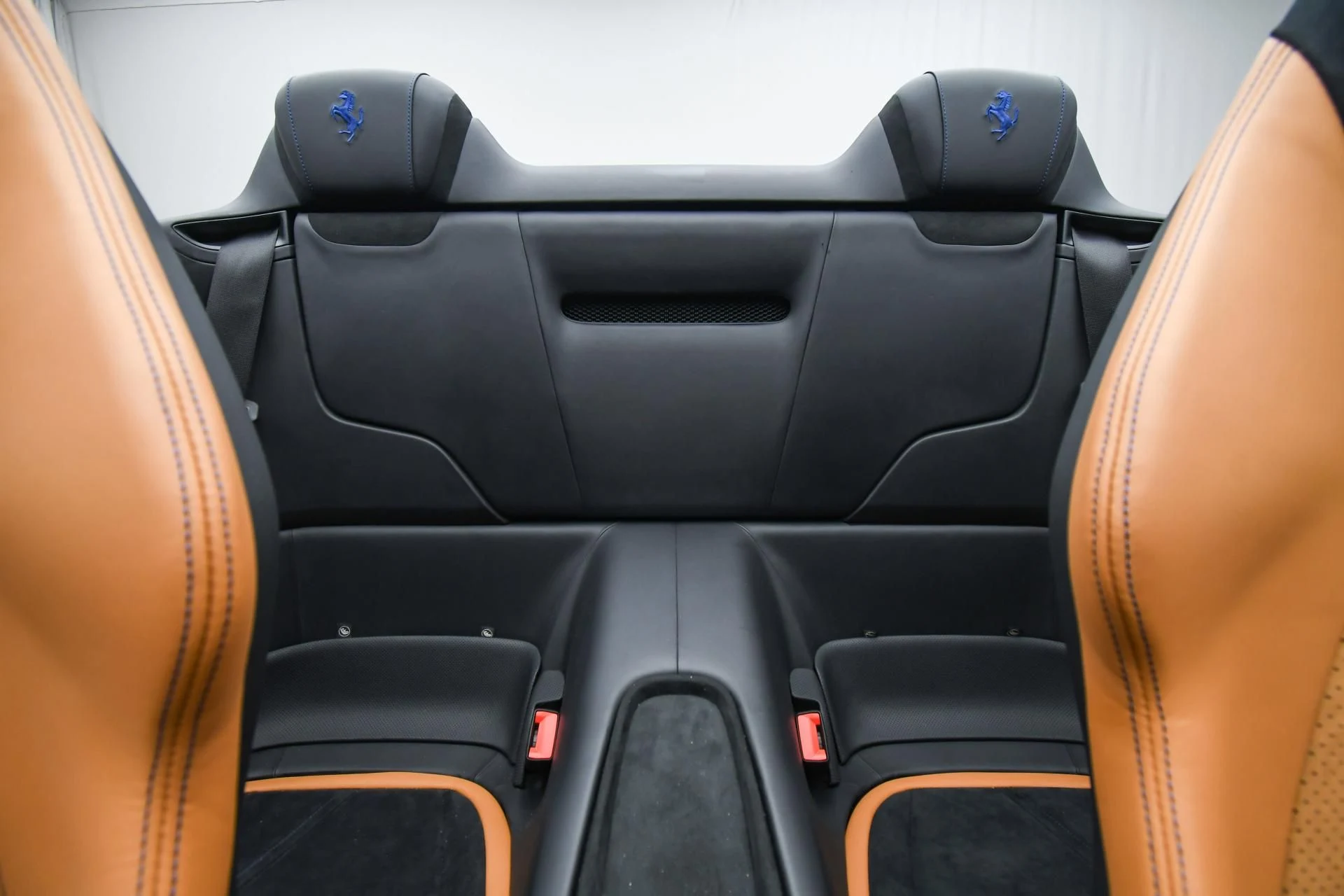 mph017_2328029939_Used_2025_Ferrari_Roma_Spider_Spider_1754640473_29b4391064