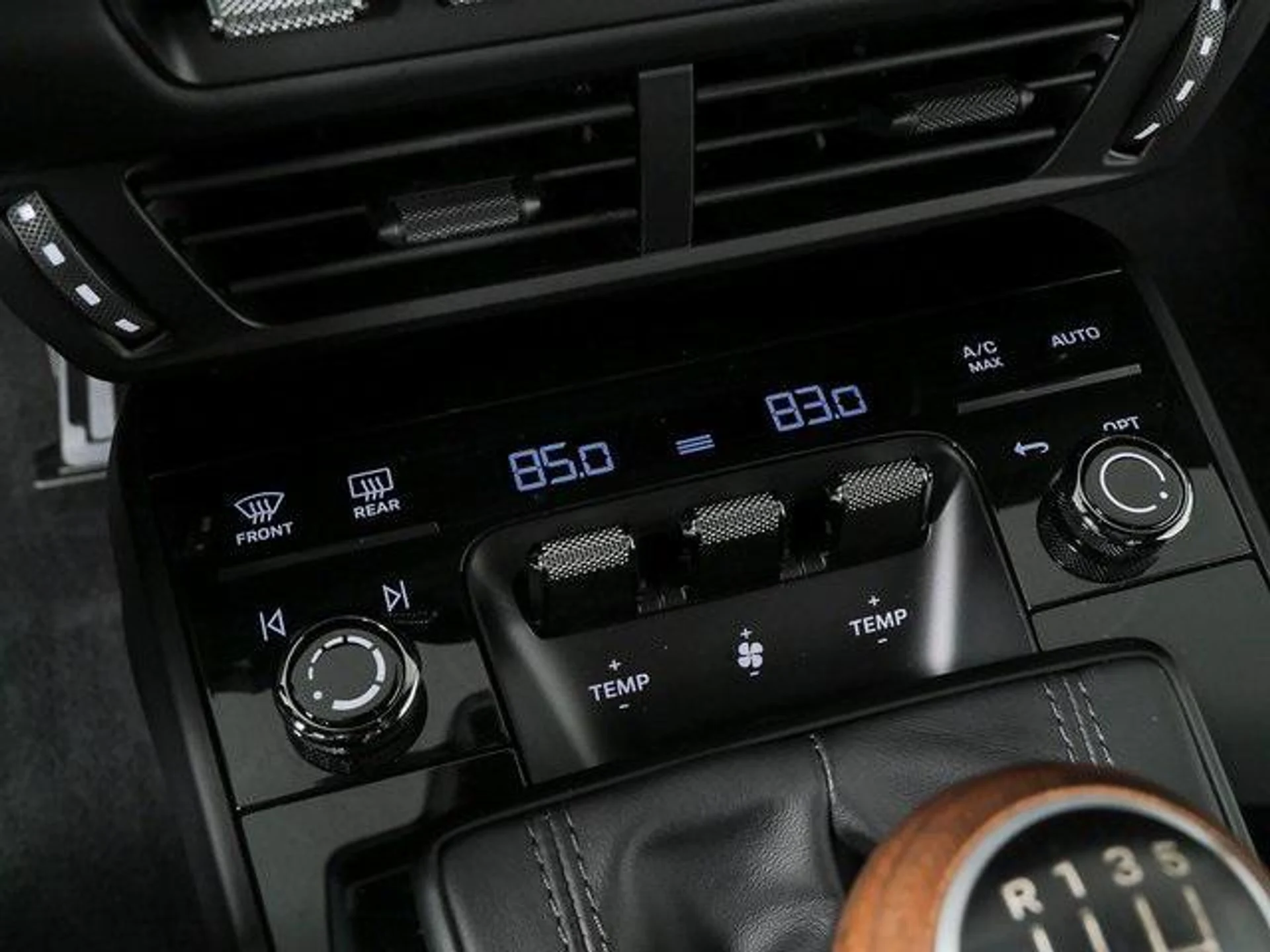 mph017_2329921894_b6j_Q_Mv_Bliyfgp_A_q6y_Y86d_BW_Omo_e88837874c