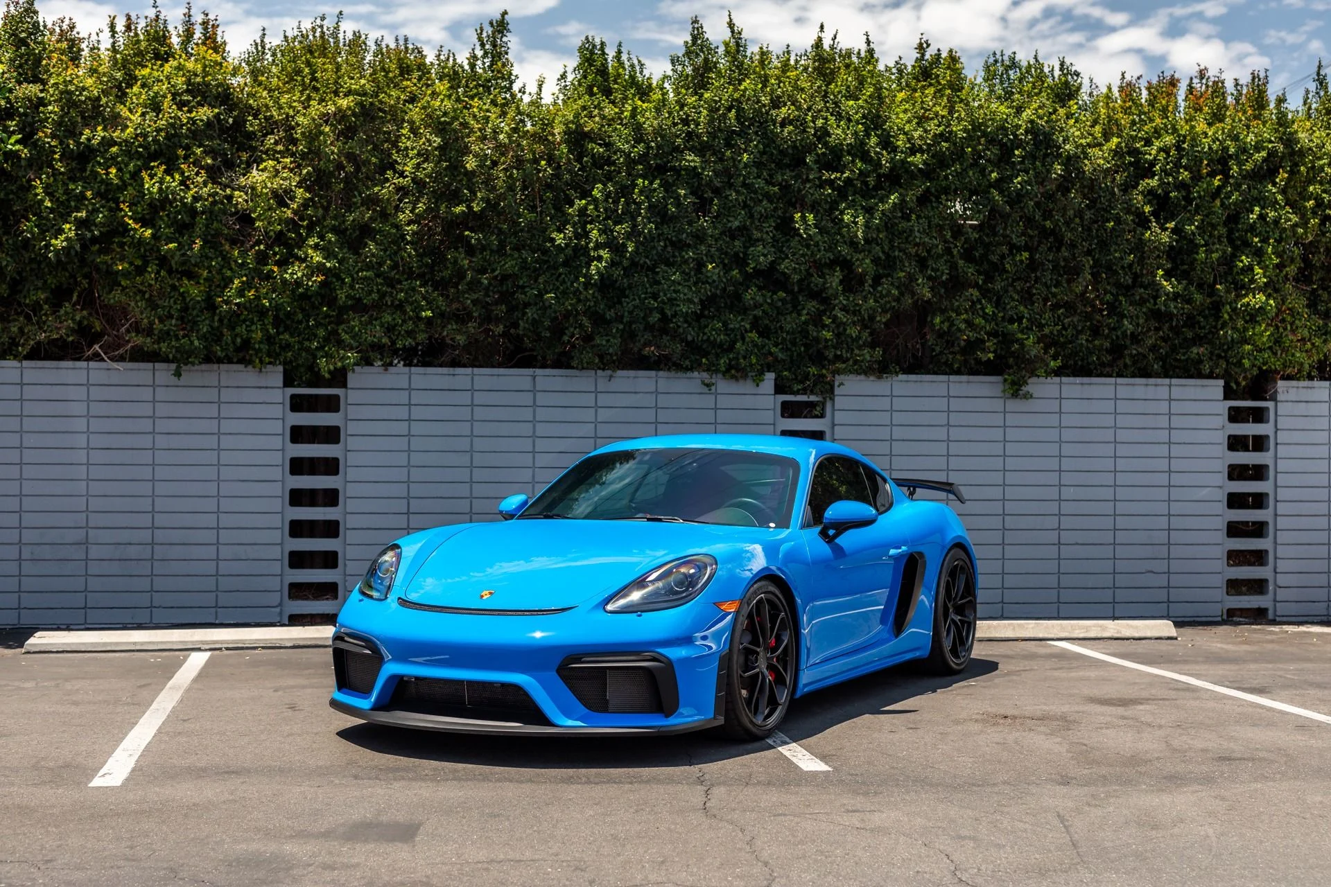 mph017_2332489596_Used_2023_Porsche_718_Cayman_GT_4_1721258206_c5499f4192