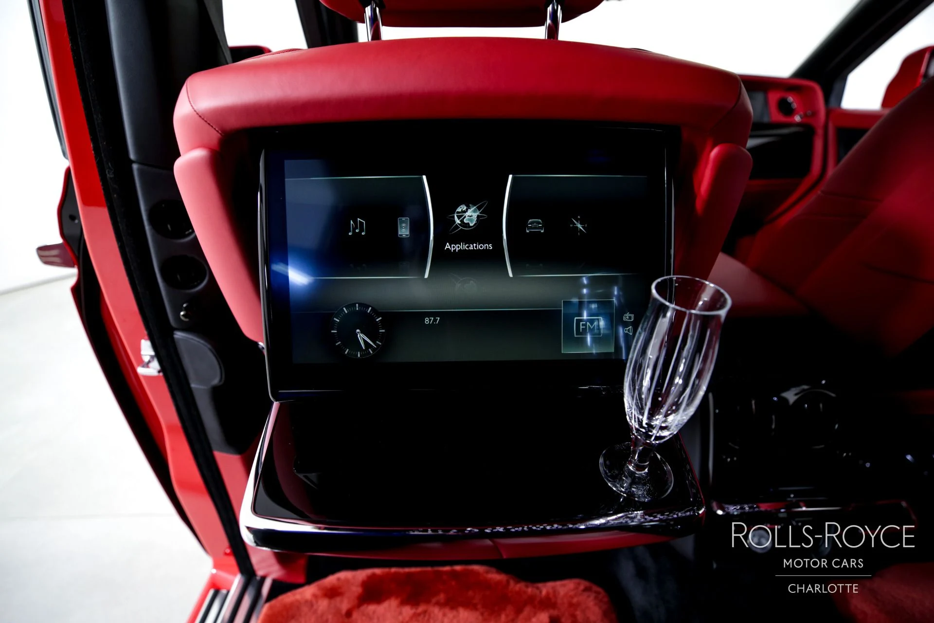 mph017_2335843462_Used_2024_Rolls_Royce_Phantom_EWB_1745331546_91e5528818