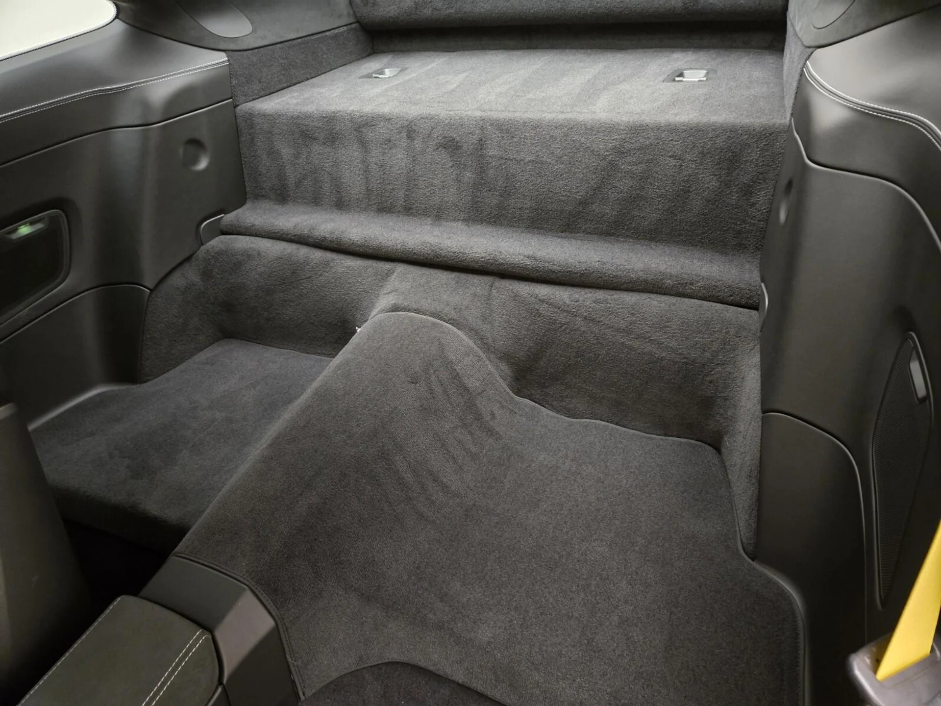 mph017_2338590856_Used_2022_Porsche_911_GT_3_1768977959_22d685f076