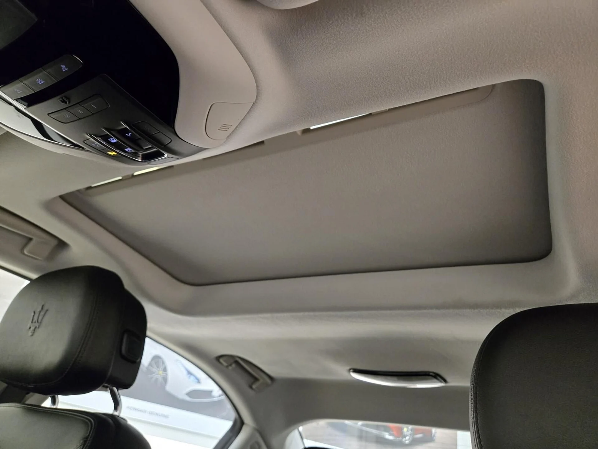 mph017_2340173503_Used_2018_Maserati_Ghibli_1763108818_7c6bb4e028