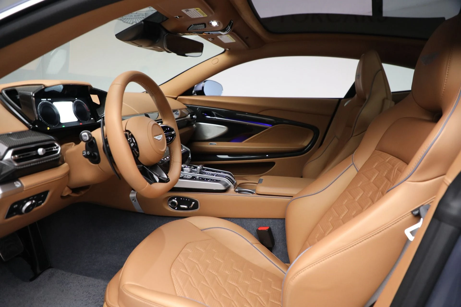 mph017_2344335551_New_2025_Aston_Martin_Vanquish_1738262610_4d4bdb5789