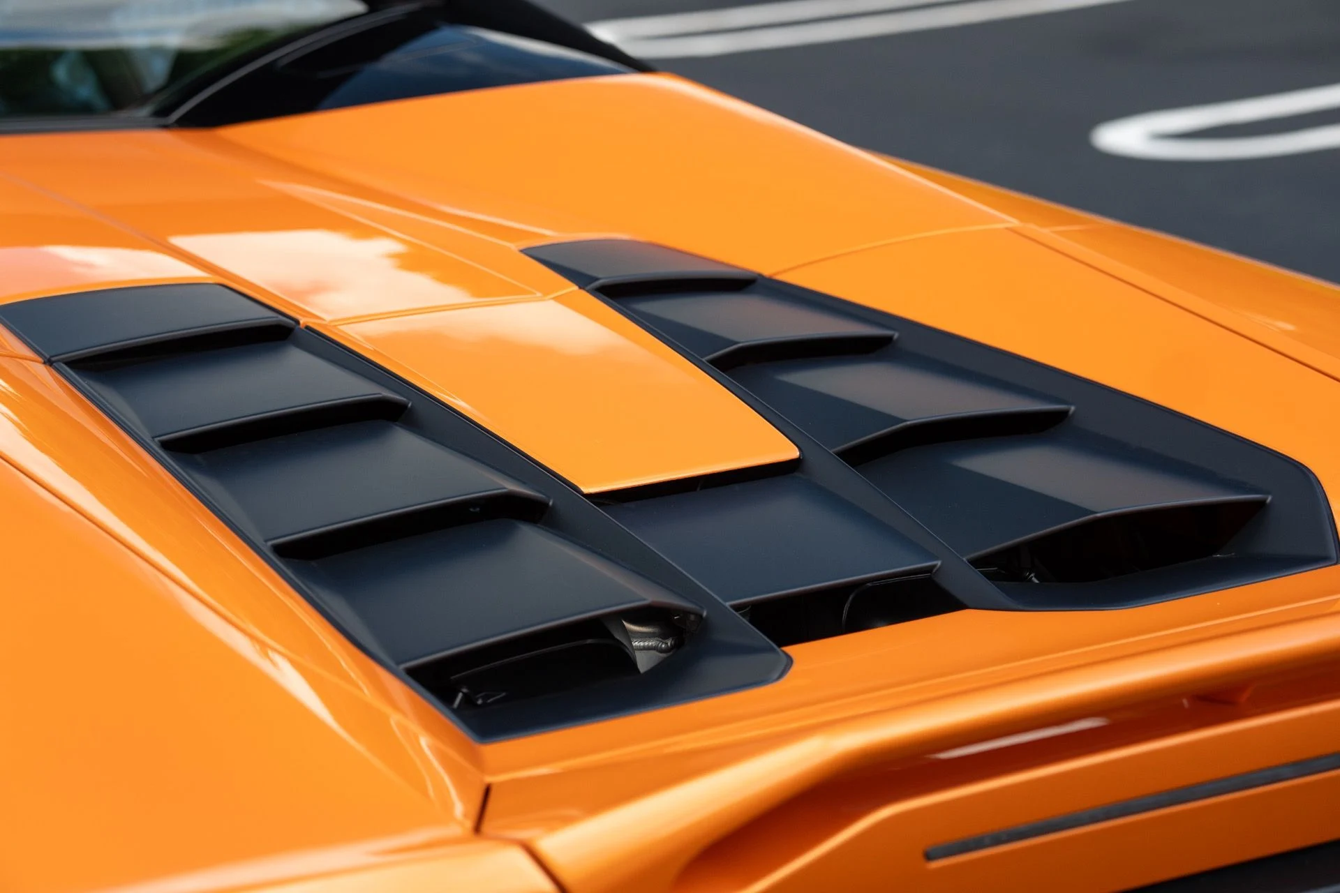 mph017_2344372038_Used_2021_Lamborghini_Huracan_EVO_Spyder_1775496293_668fbb5683