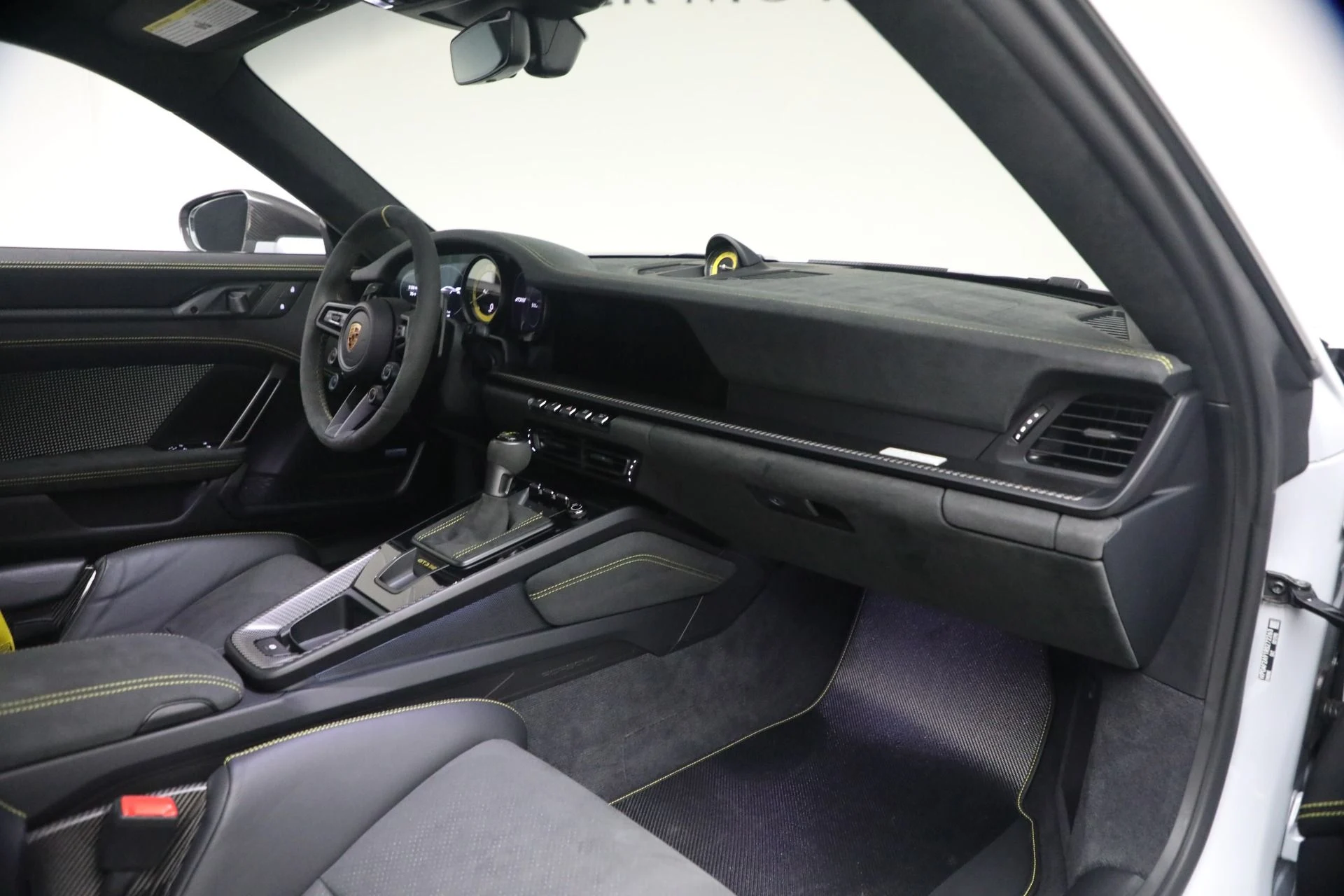 mph017_2351623423_Used_2024_Porsche_911_GT_3_RS_1782768712_7d6f9b77de