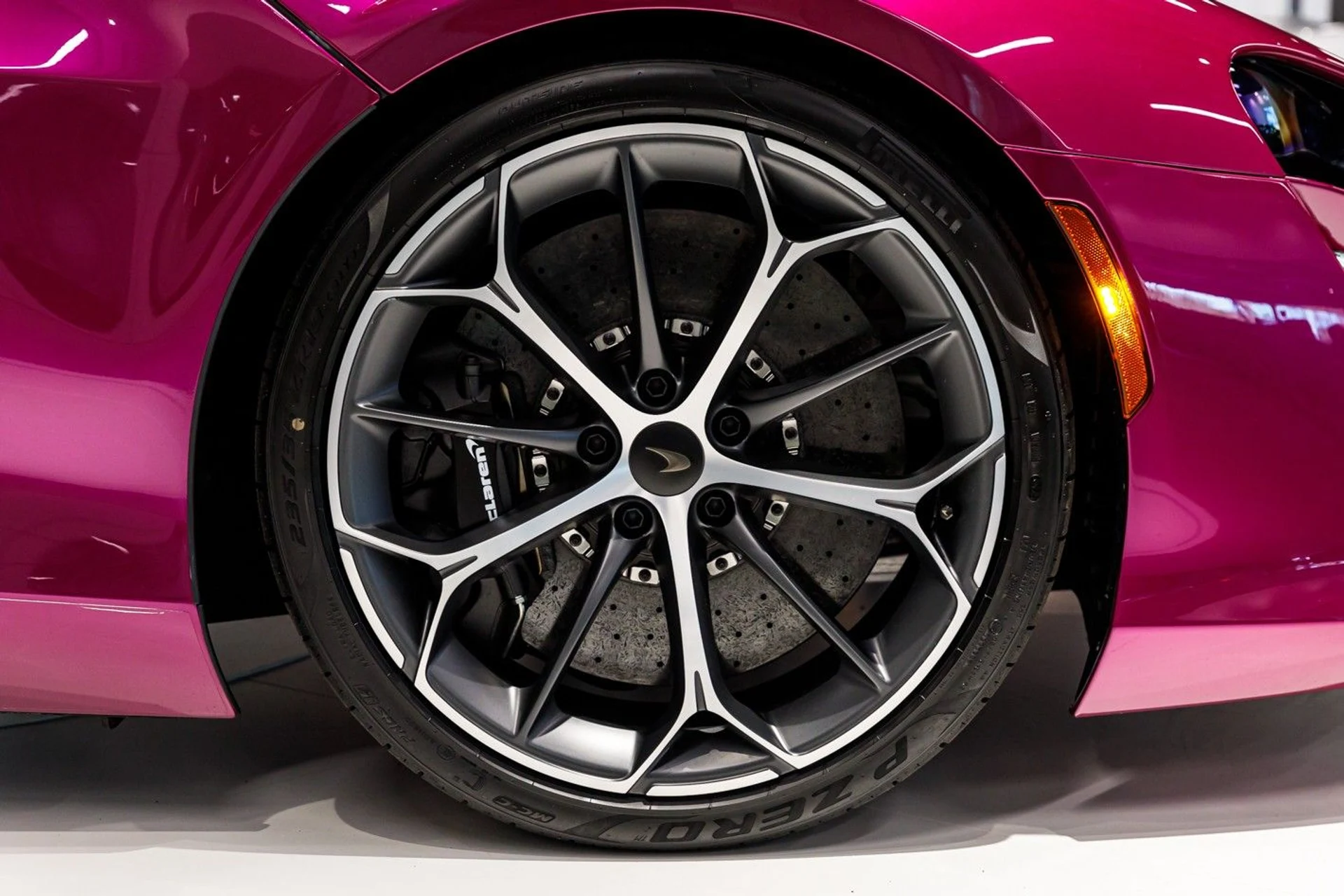 mph017_2352151010_652_p18_l_2d962b8326