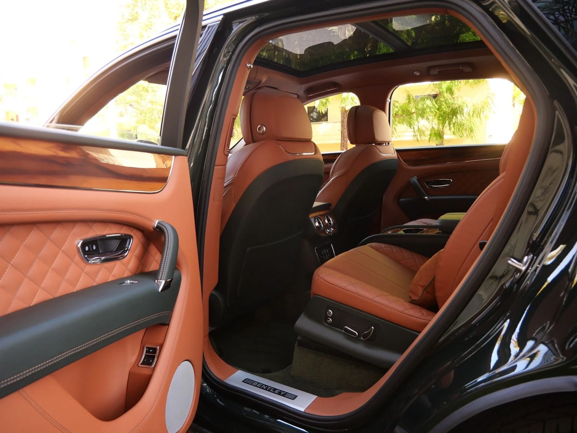 mph017_2364008893_1e5a512a5bec4227b992df17c2071350_a69a5d33d1