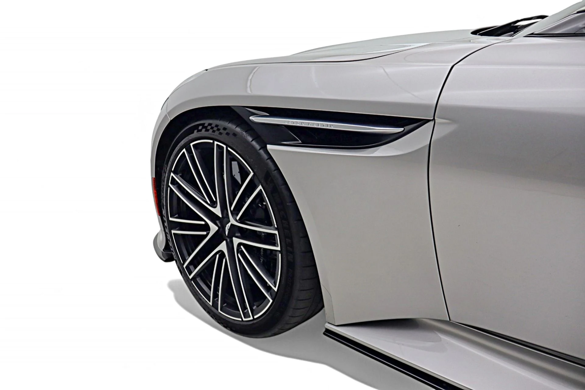 mph017_2364133848_Used_2024_Aston_Martin_DB_12_Volante_3e655f3298