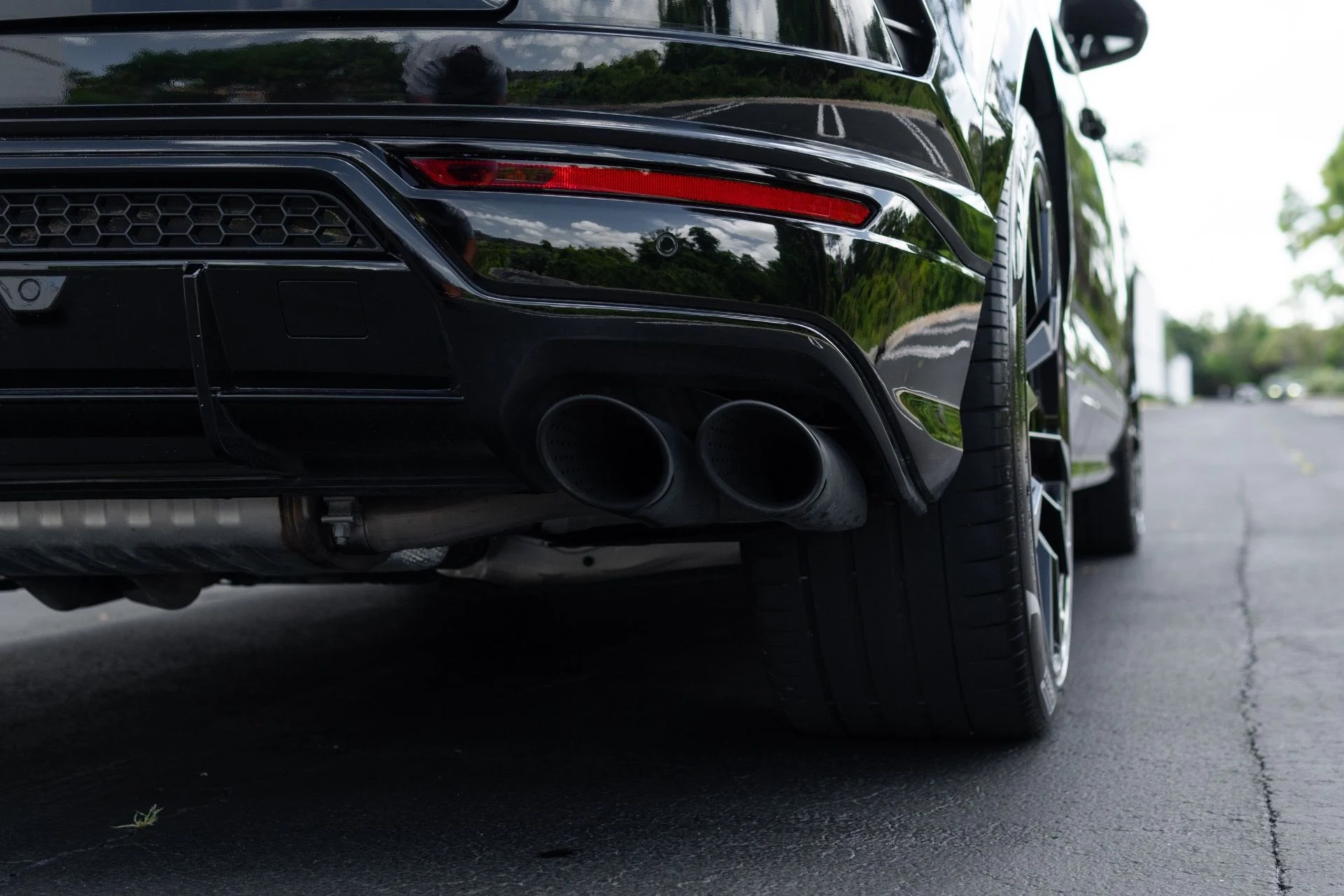 mph017_2366154049_Used_2022_Lamborghini_Urus_1776127481_180a93b04d