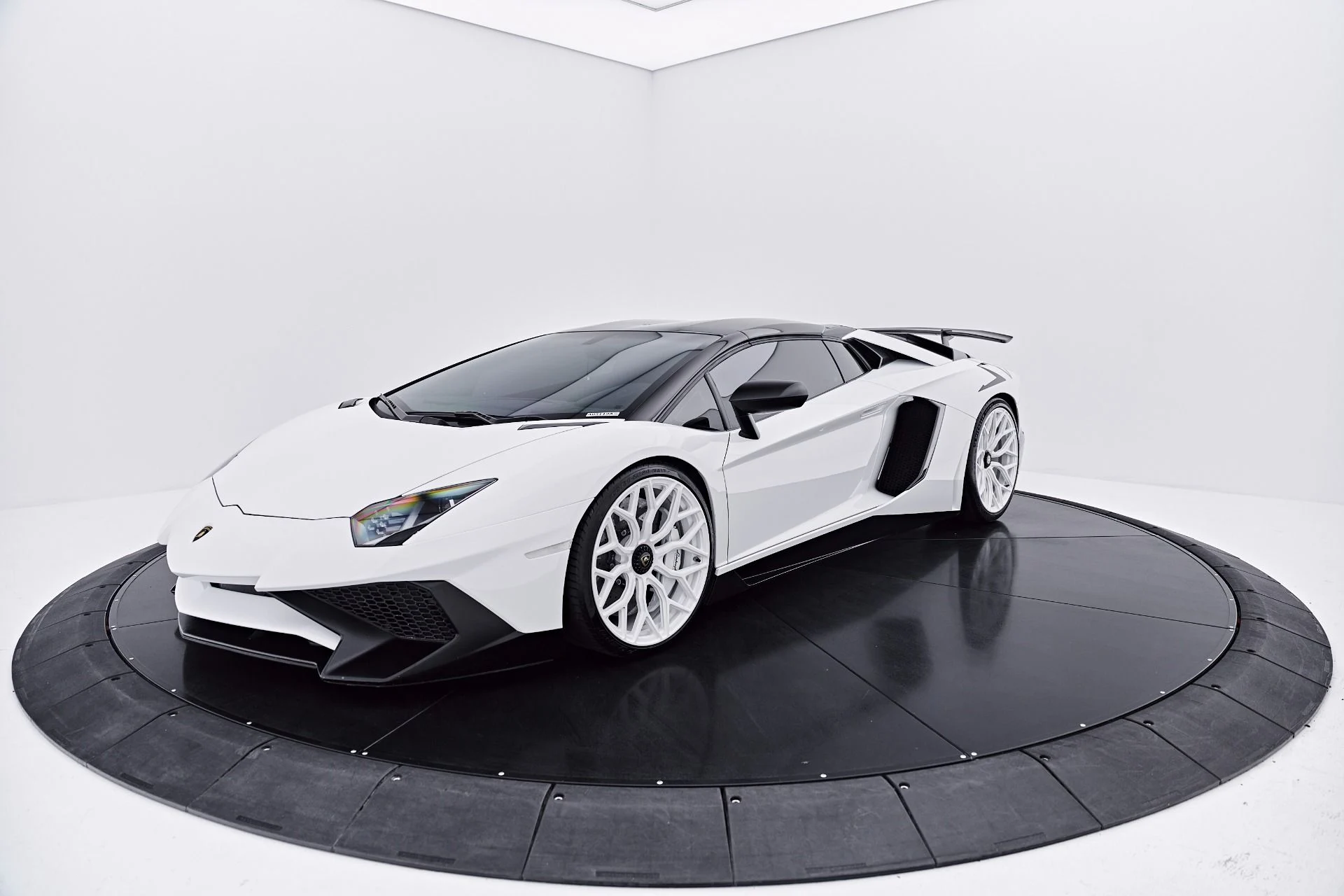 mph017_2366800271_Used_2016_Lamborghini_Aventador_LP_750_4_Super_Veloce_1785199406_dcdcbcfb47
