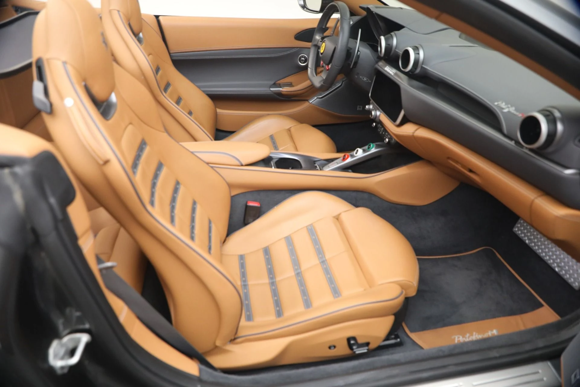 mph017_2368673906_Used_2022_Ferrari_Portofino_M_1785520337_47a57825e5