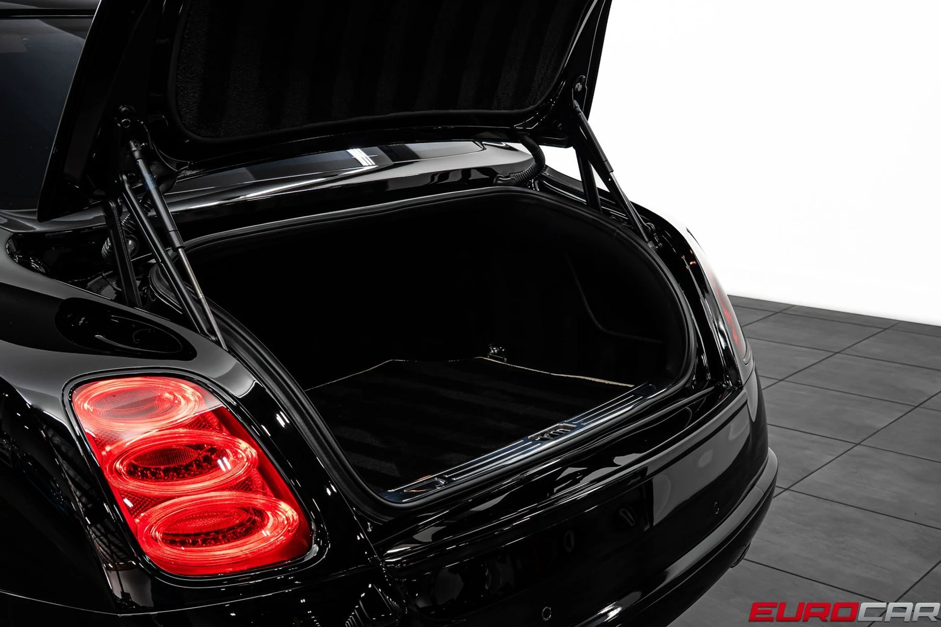 mph017_2376390169_575d2949_b5f0_404a_8e22_b5d4d6c131b7_981327a544