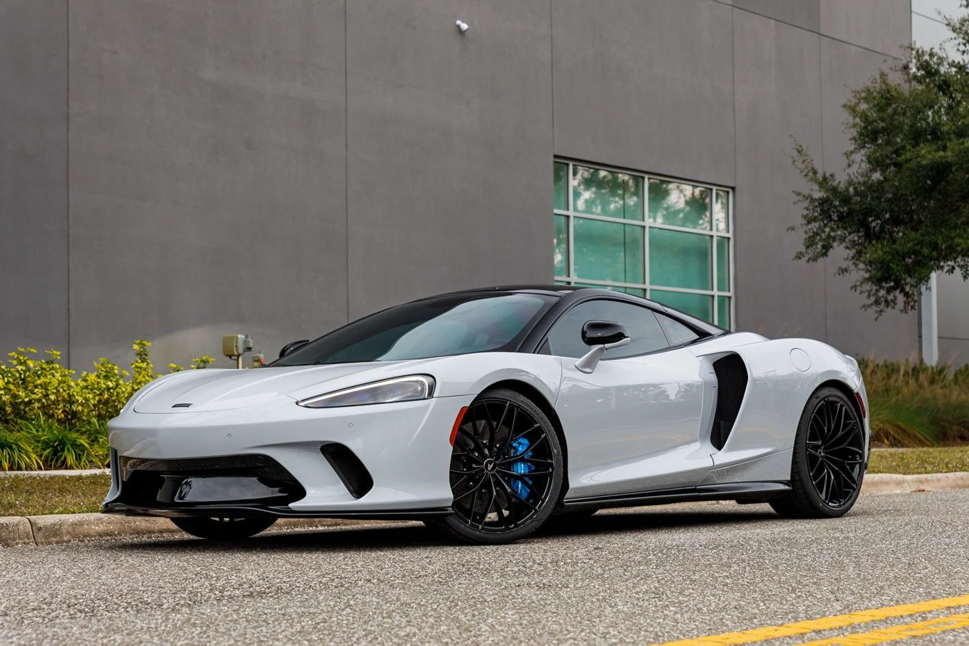 mph017_2381212605_642_p18_l_4c463275e1