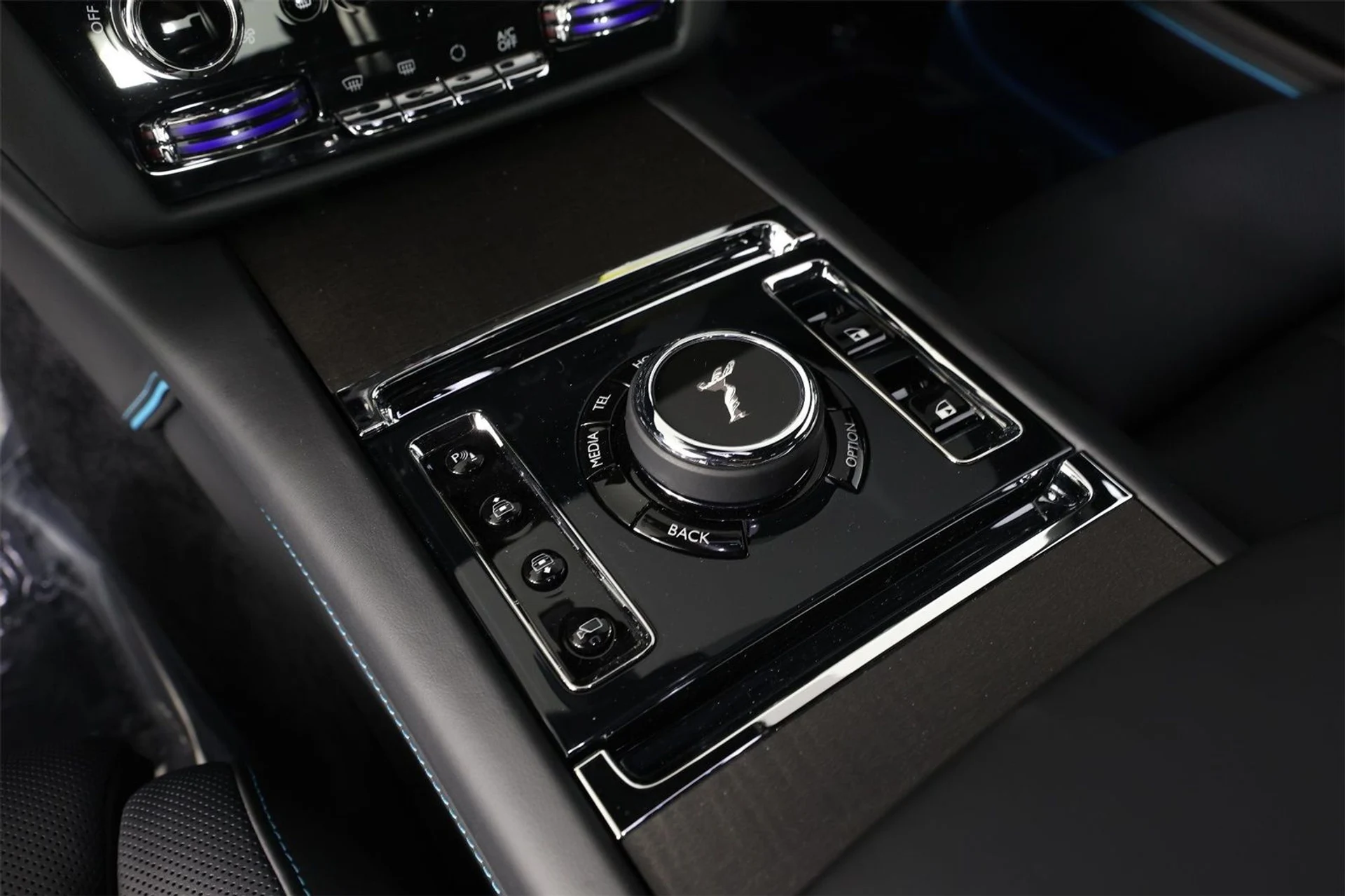 mph017_2384336284_a215bea589c564fe3da16de16155b97d_deb4aae0f1