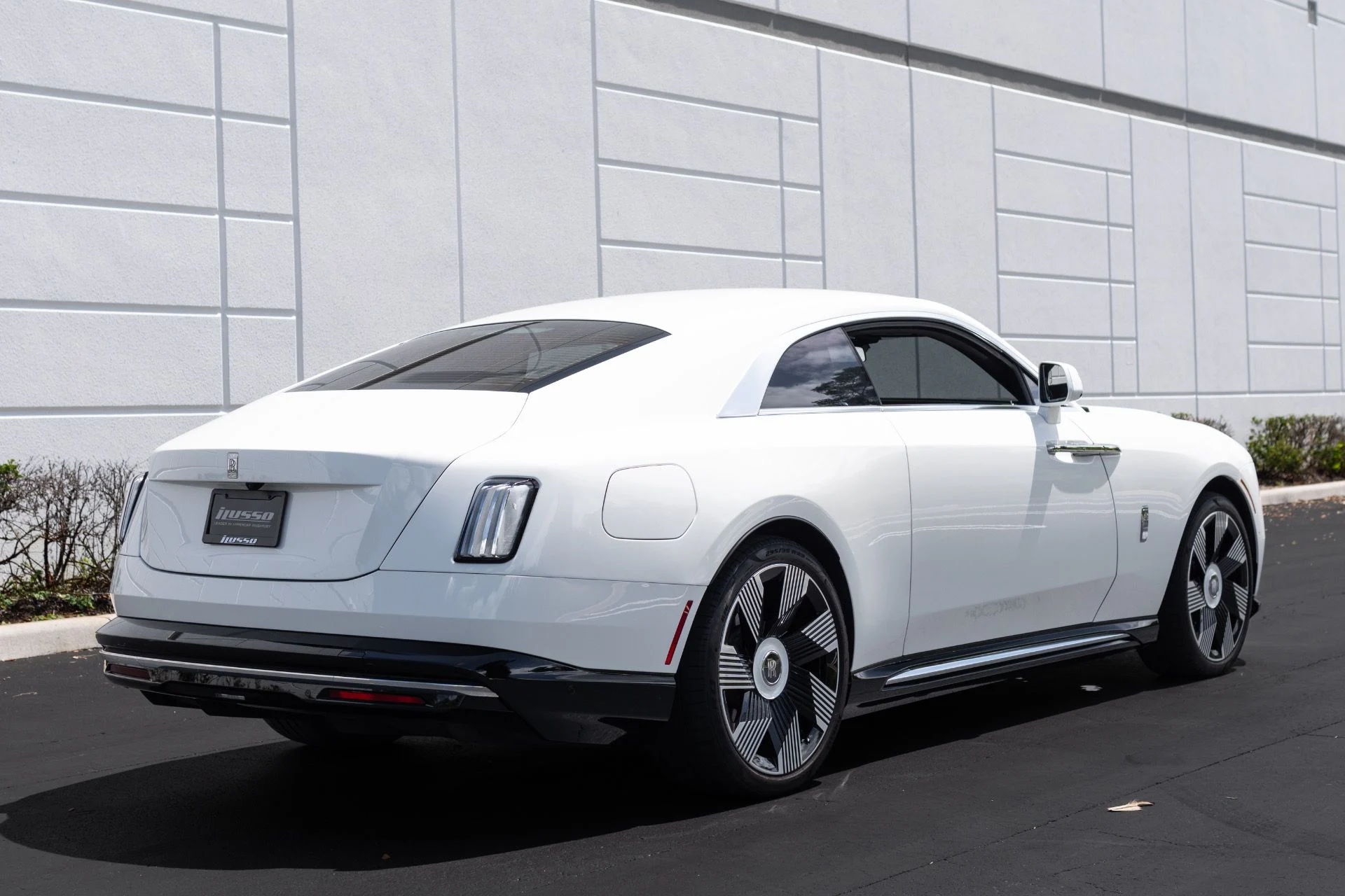 mph017_2389314659_Used_2024_Rolls_Royce_Spectre_1775023108_c3ee996ade