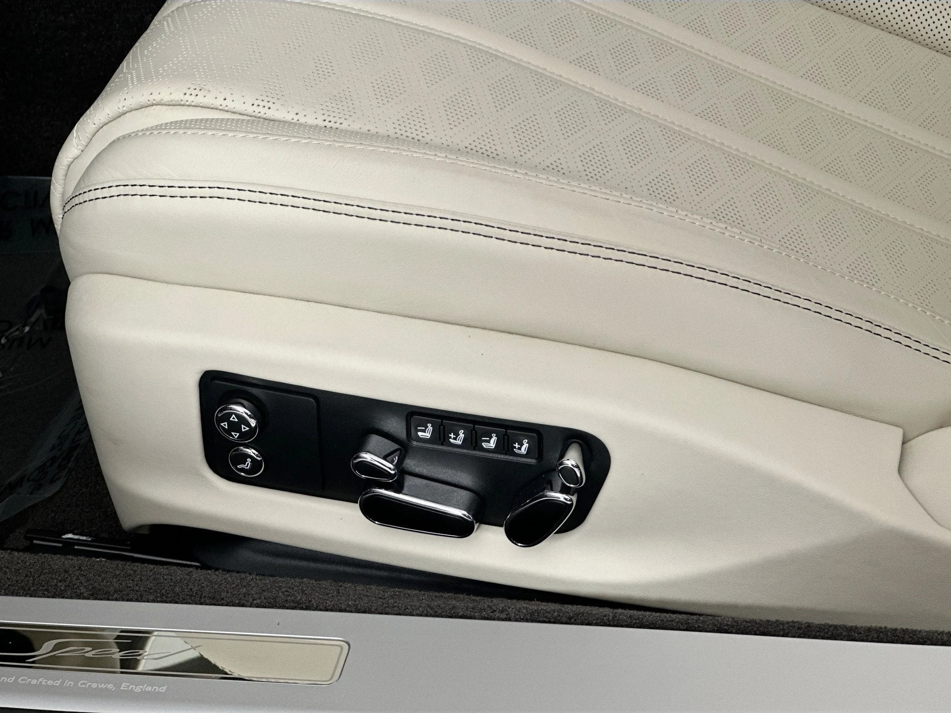 mph017_2392857384_18_ec1f416a7b