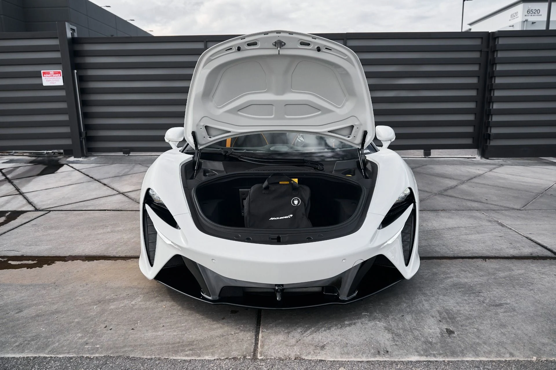 mph017_2400113232_Used_2025_Mc_Laren_Artura_1769221470_13c3dbb49a