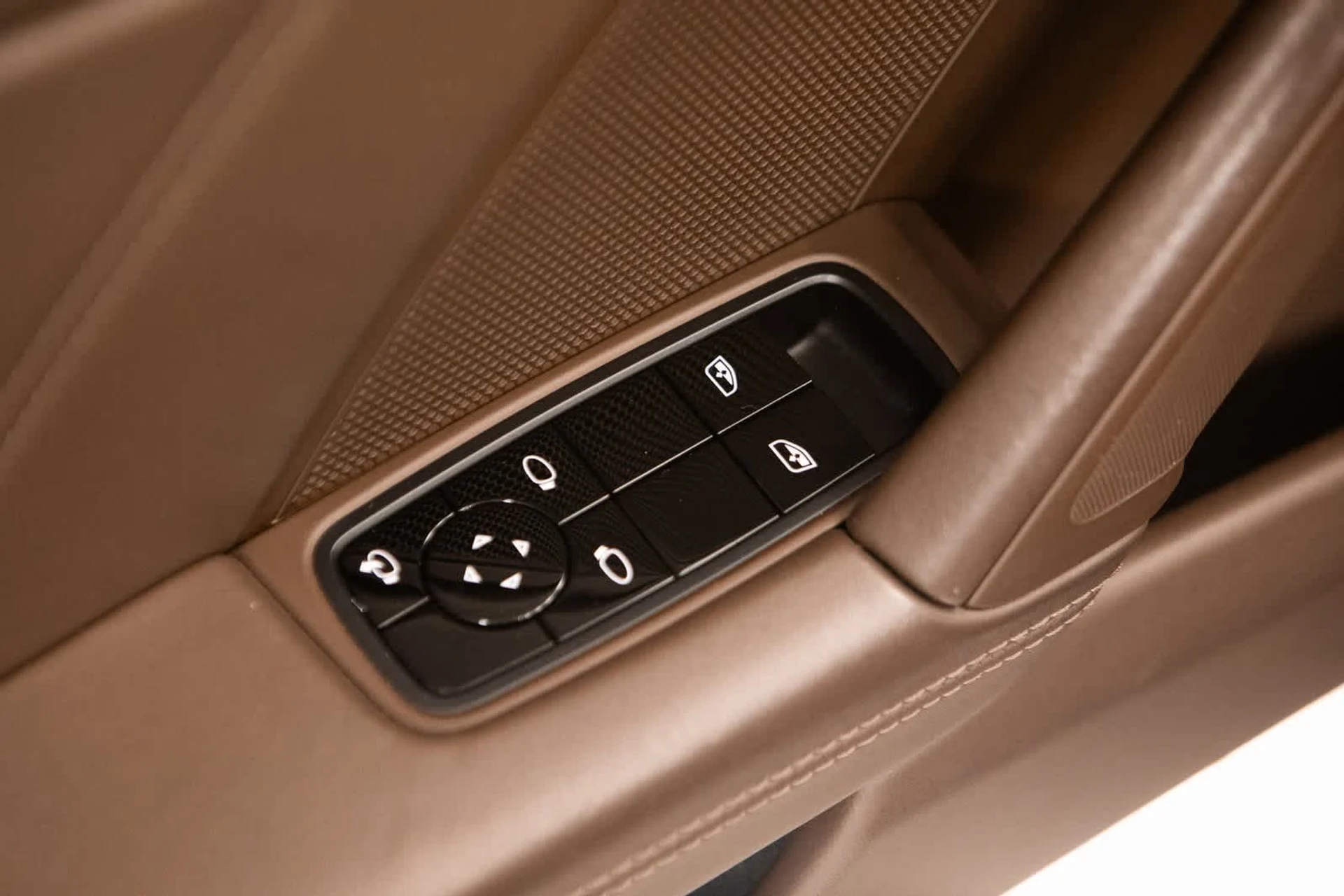 mph017_2400116717_0a36fe8cda947f9c9c1856f843e23c7ax_9782fcf6bc