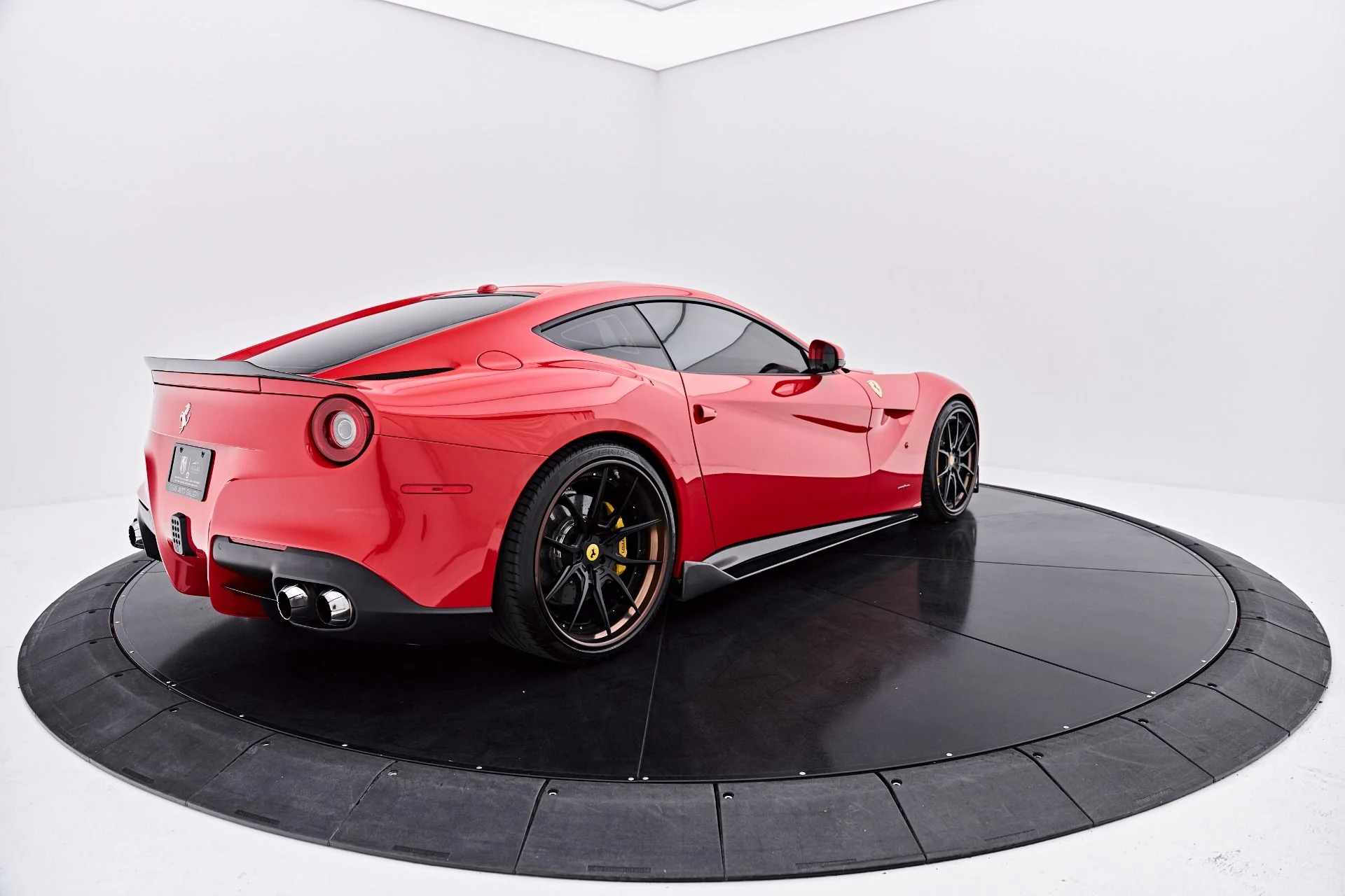 mph017_2402277596_Used_2014_Ferrari_F12_Berlinetta_1785289761_411bfae524