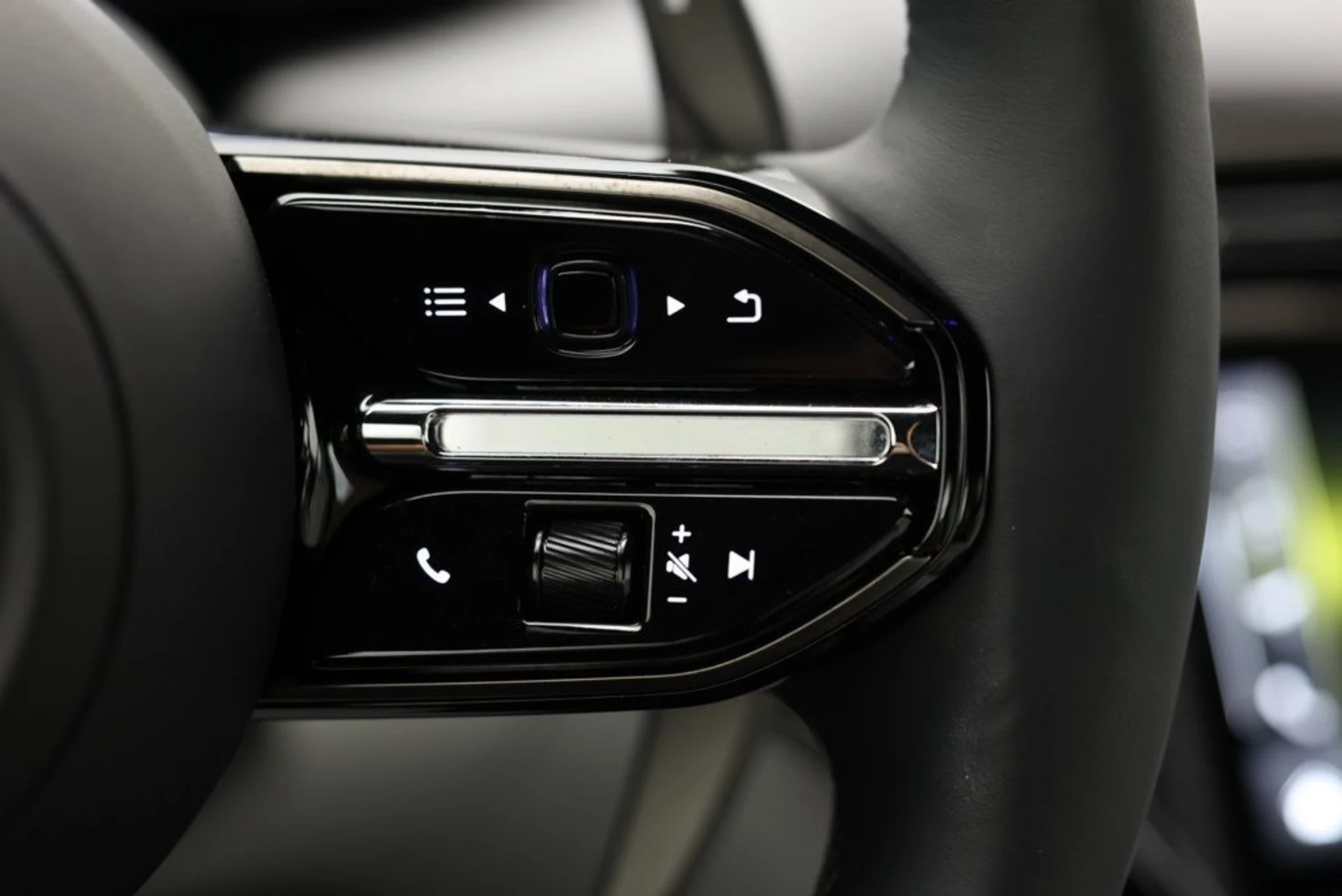 mph017_2402472106_zgzm7wq6lmtnx3m70otui6kixp5o_236479c6c0