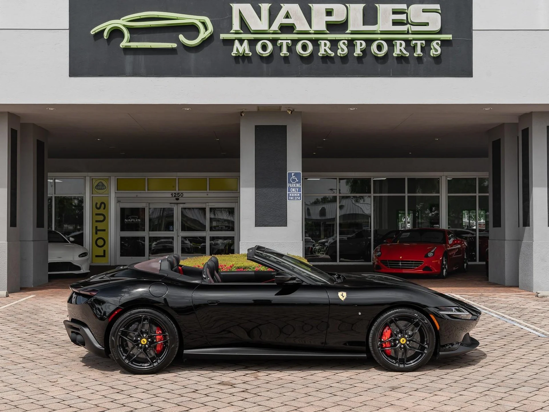 mph017_2403327612_Used_2025_Ferrari_Roma_Spider_1757020167_3ae9c386fa