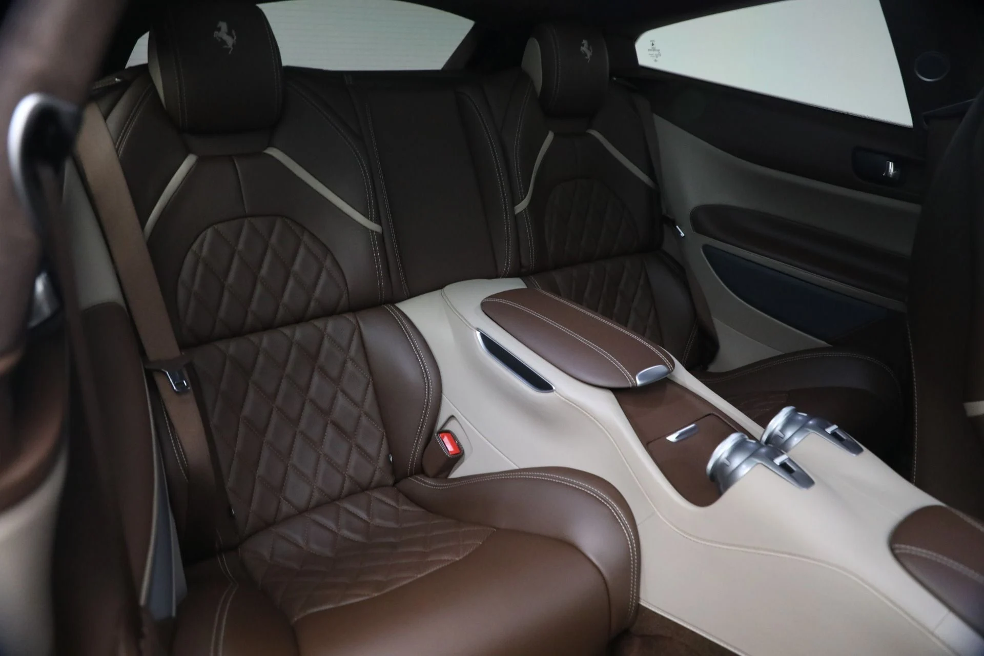 mph017_2414109195_Used_2019_Ferrari_GTC_4_Lusso_1790777067_9553095890