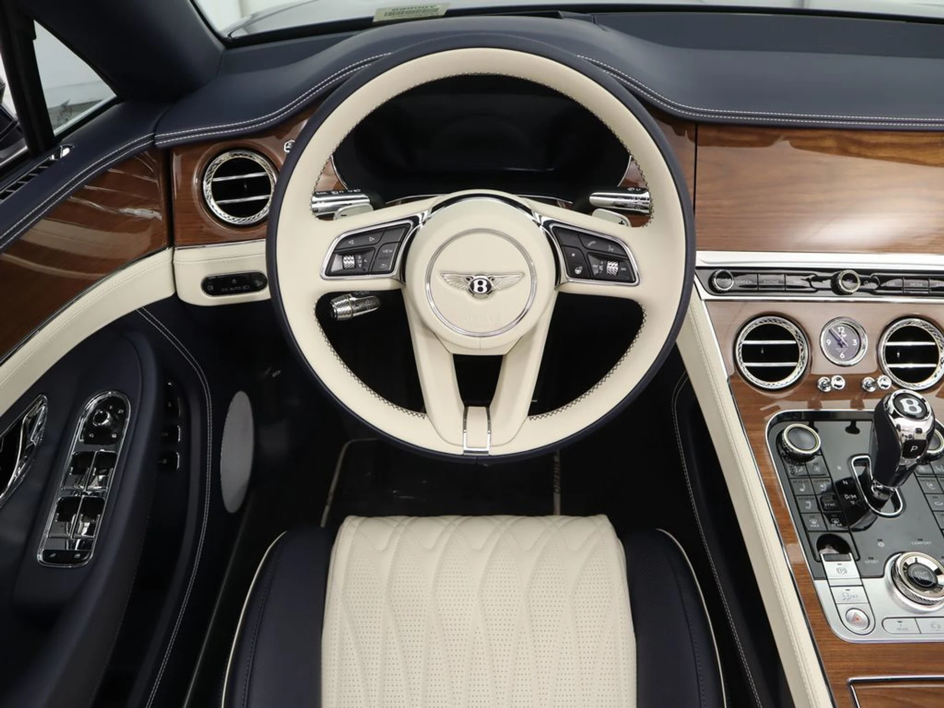 mph017_2416009255_new_2026_bentley_continental_gtc_8119_22981514_18_1024_294940816d