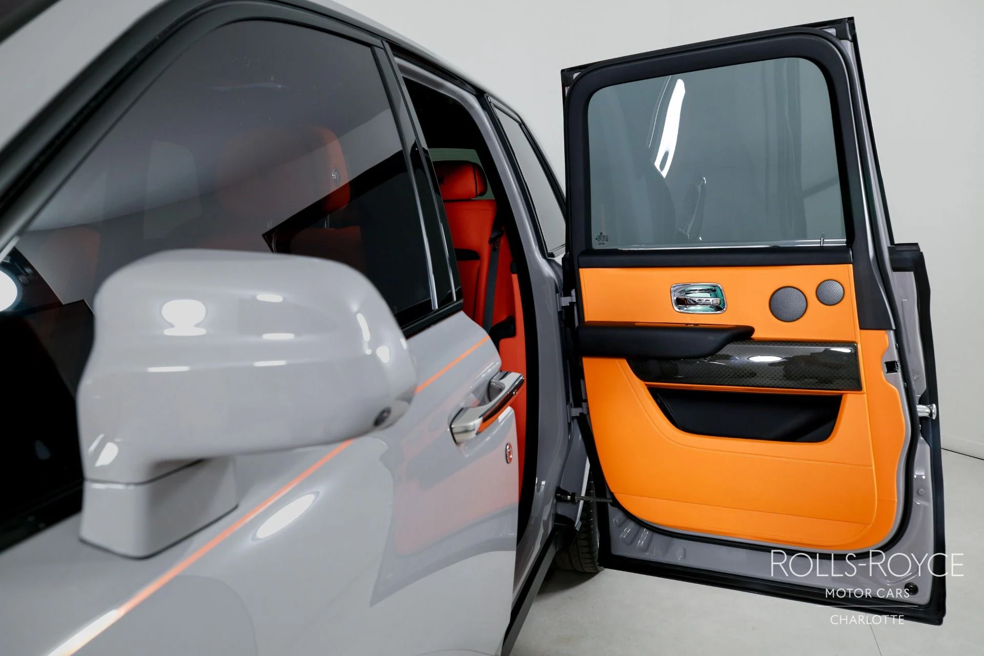 mph017_2421680578_Used_2024_Rolls_Royce_Black_Badge_Cullinan_1765396280_62998f5da3