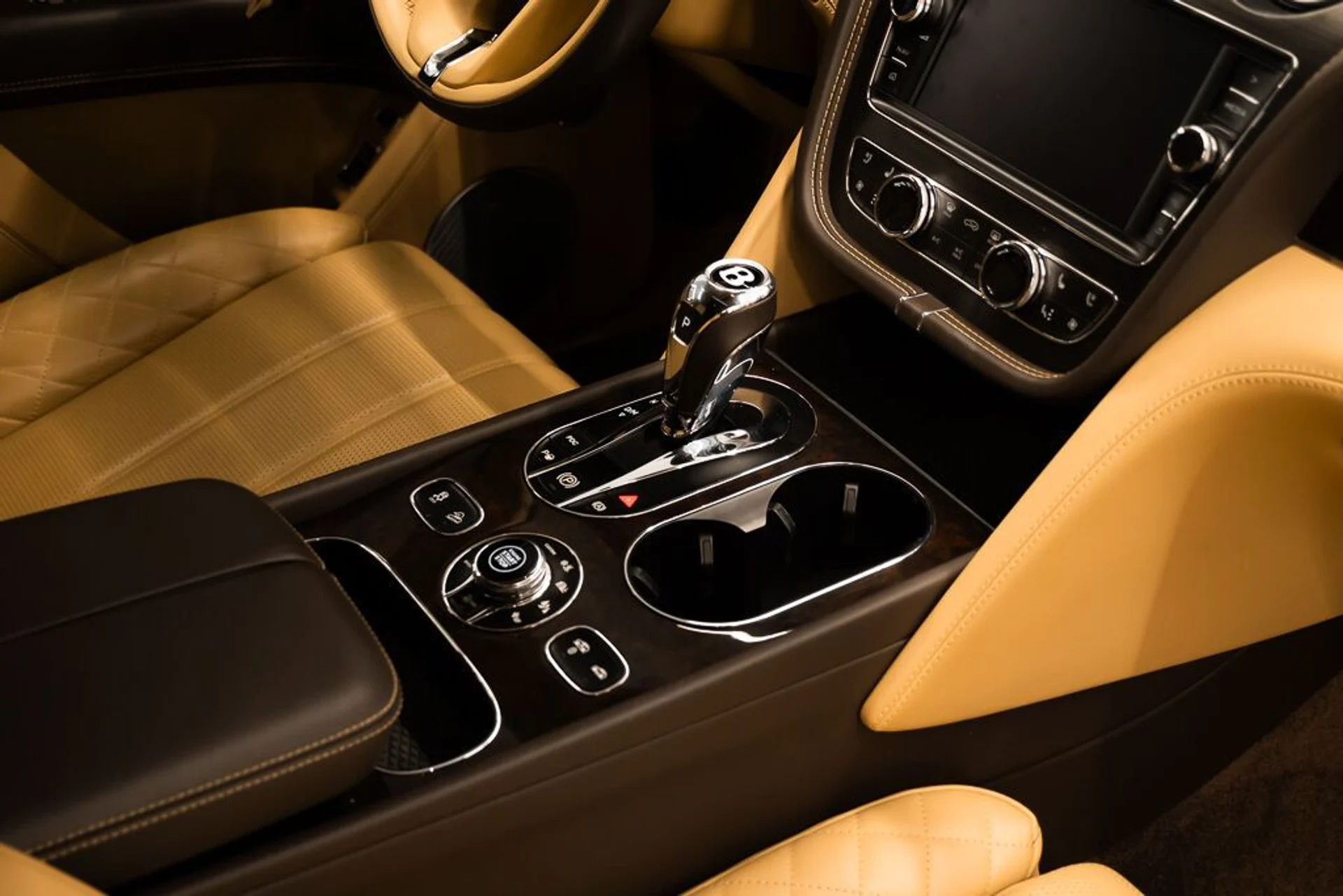mph017_2422010537_bentley_bentayga_2017_jpg_v_1758918548_99dfcf889b