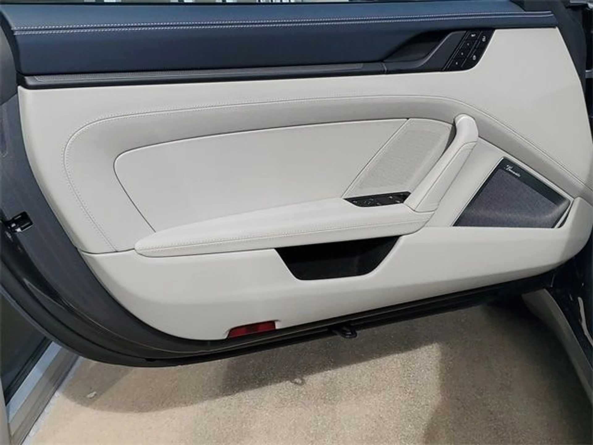 mph017_2423627441_ed317f098e20aa32abcd7f5357515692x_bbd669cfc1