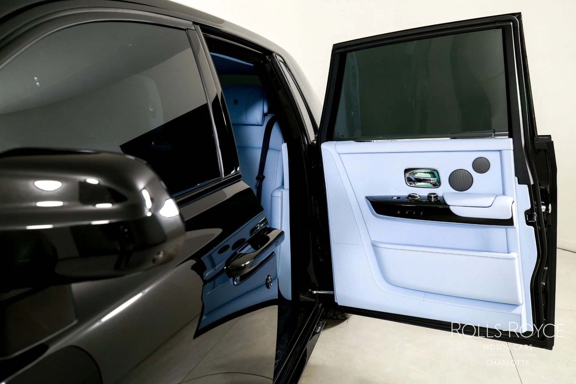 mph017_242387028_Used_2026_Rolls_Royce_Phantom_1776091031_040ec0c8eb