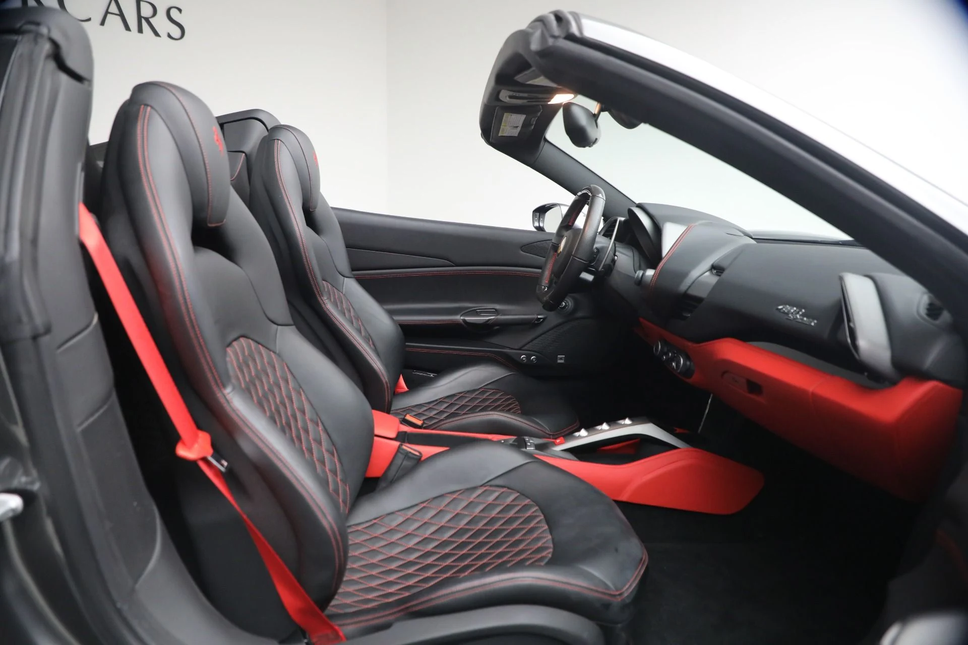 mph017_2424471263_Used_2018_Ferrari_488_Spider_1774552215_2990b56954