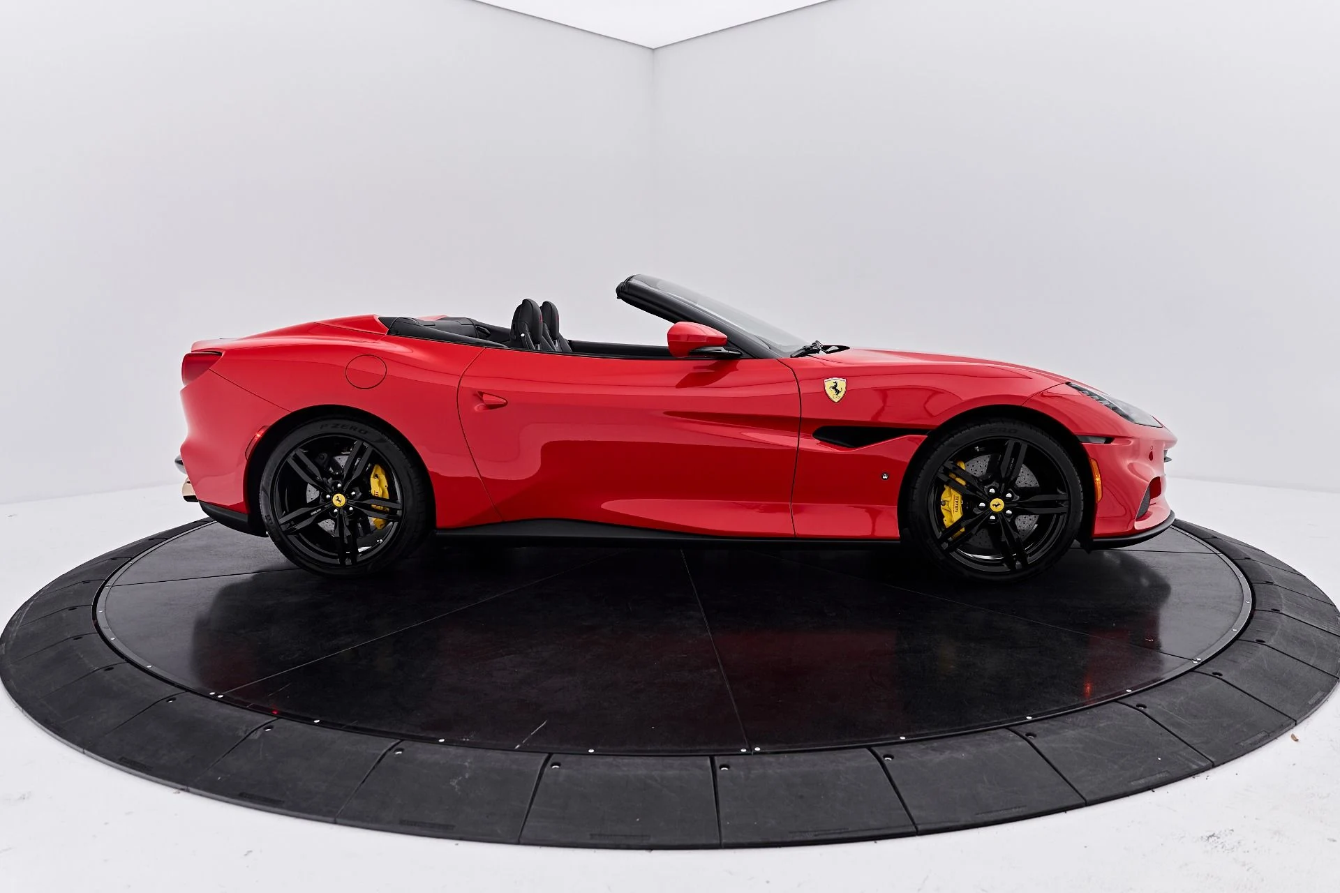 mph017_2429197650_Used_2022_Ferrari_Portofino_M_Base_1790300279_087d8216a5