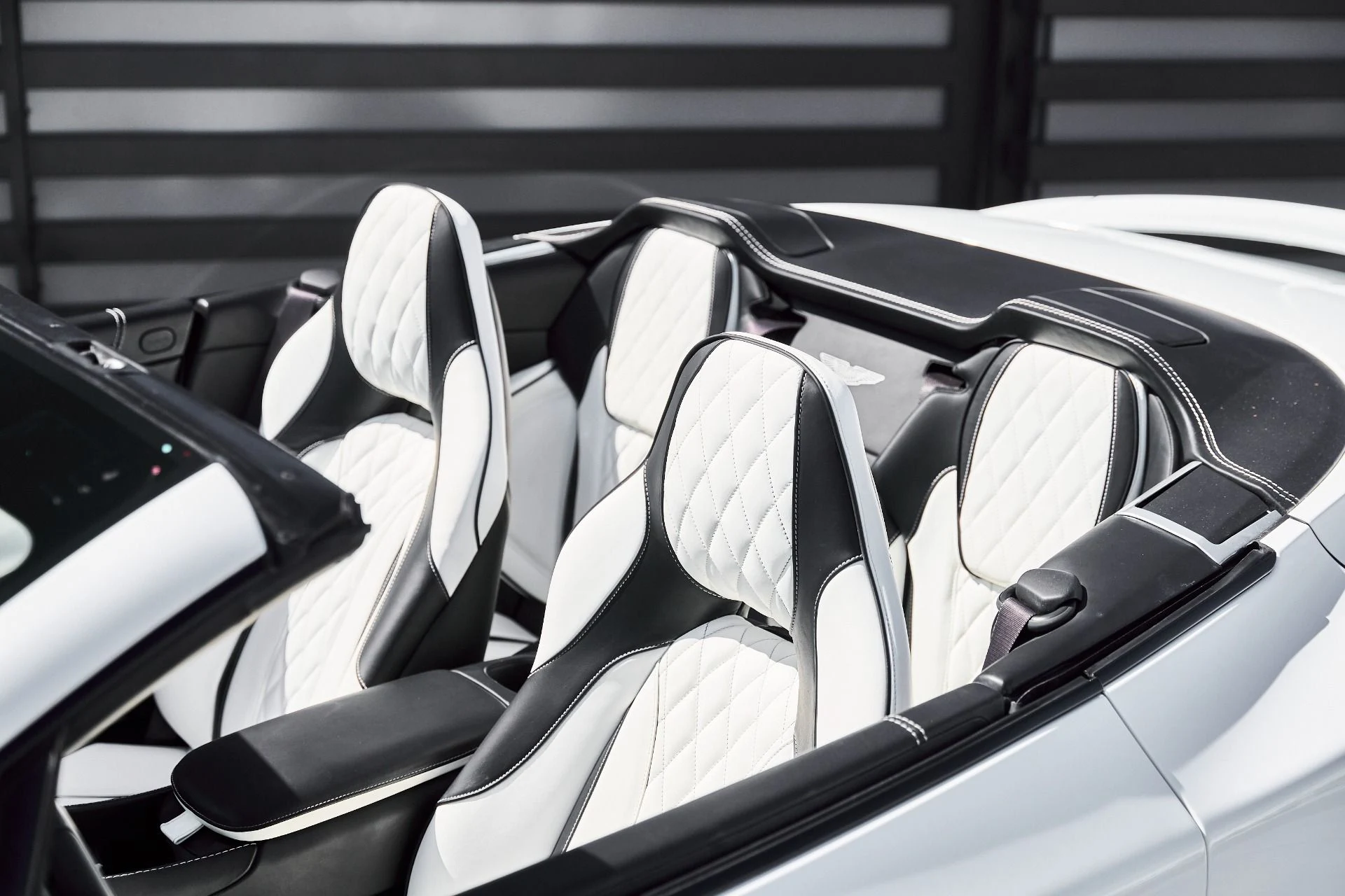 mph017_2435300305_Used_2017_Aston_Martin_Vanquish_Volante_1773797500_07e87fcf6d