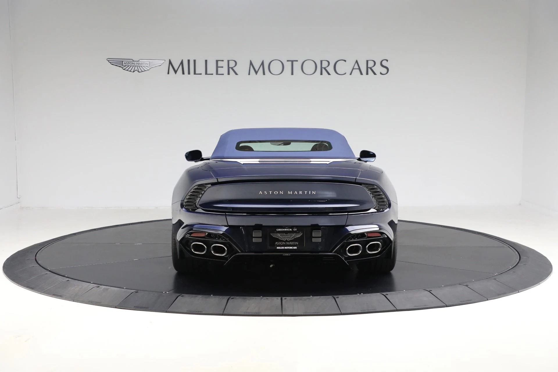 mph017_2437660737_New_2026_Aston_Martin_Vanquish_Volante_1762784326_f9b56c679d