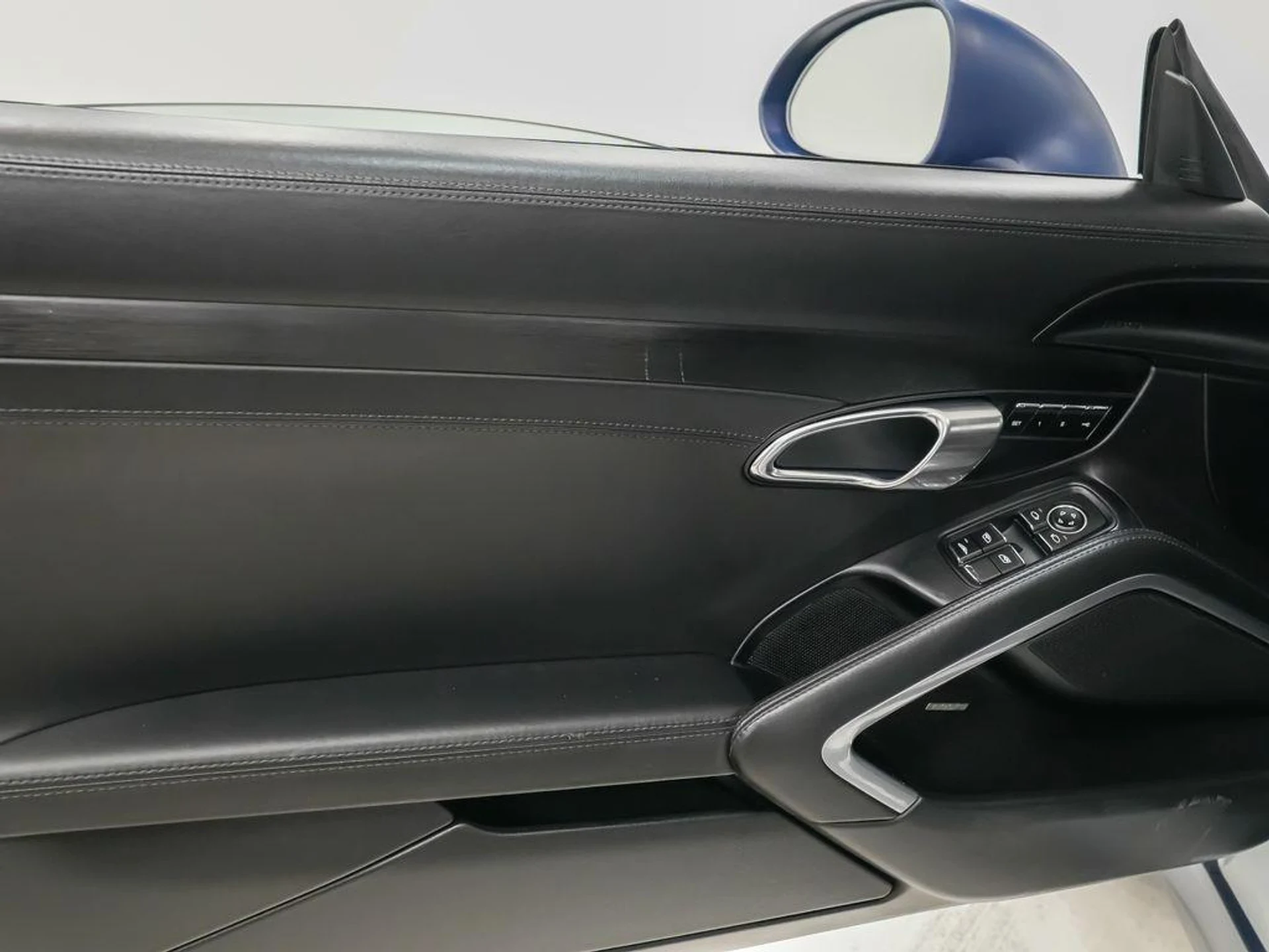 mph017_2439126993_Ouz7_WP_La_IIKBC_Rh_Sida9_Iiw_QX_0_Y_032b39847d