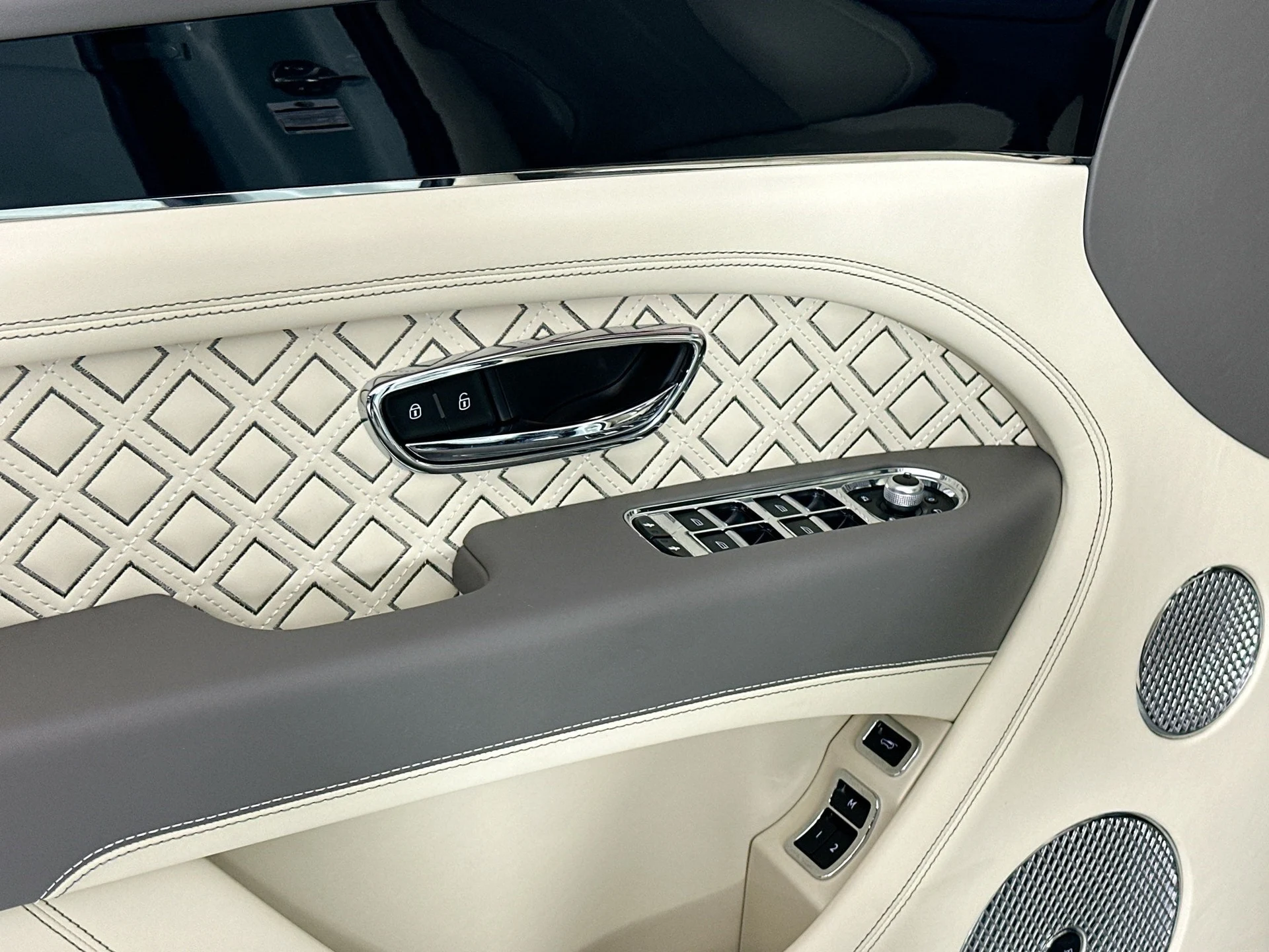 mph017_2440342458_18_942c18890f