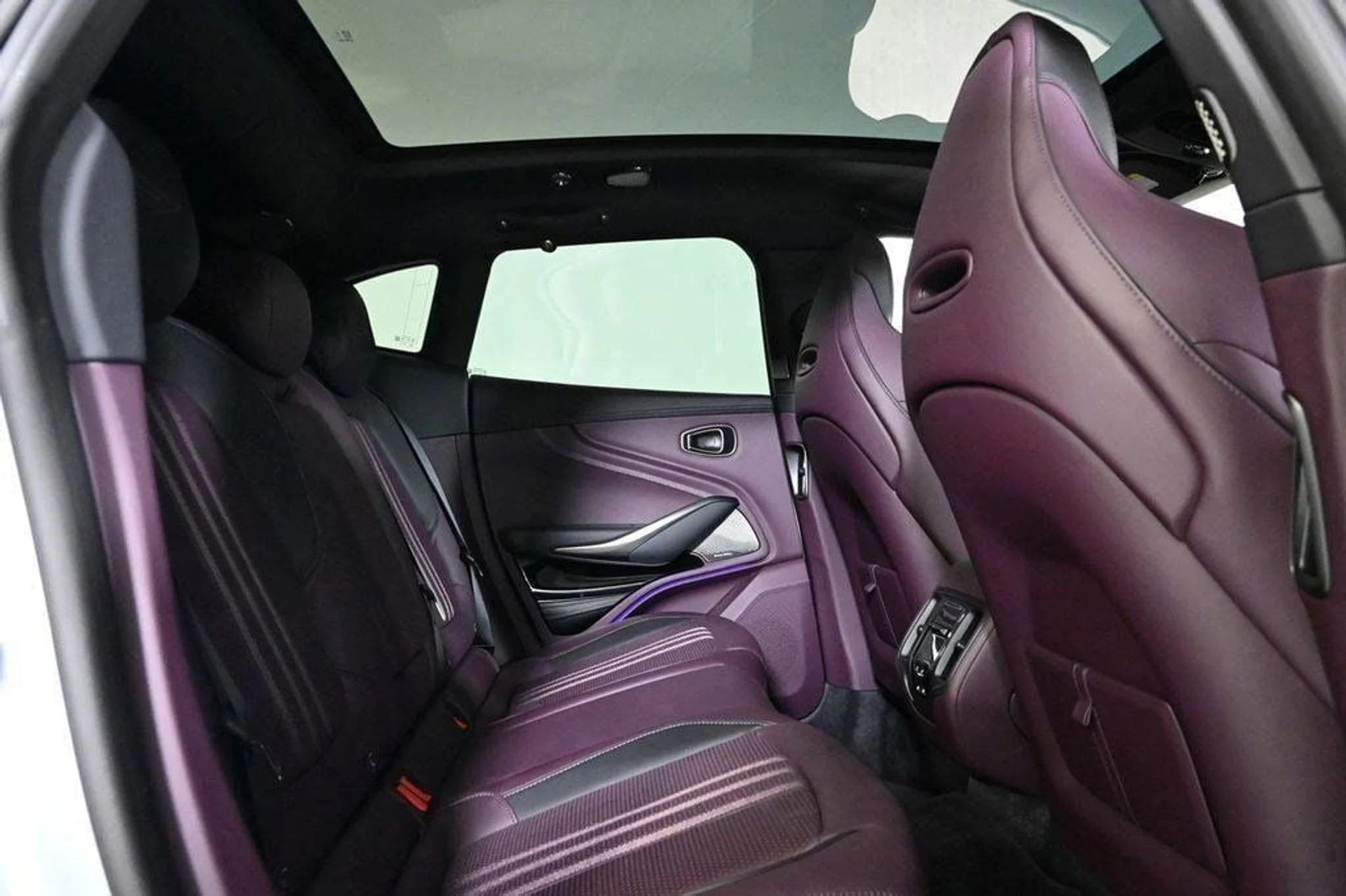 mph017_2442726968_new_2025_aston_martin_dbx_707awd_11350_22854661_17_1024_534e43334d